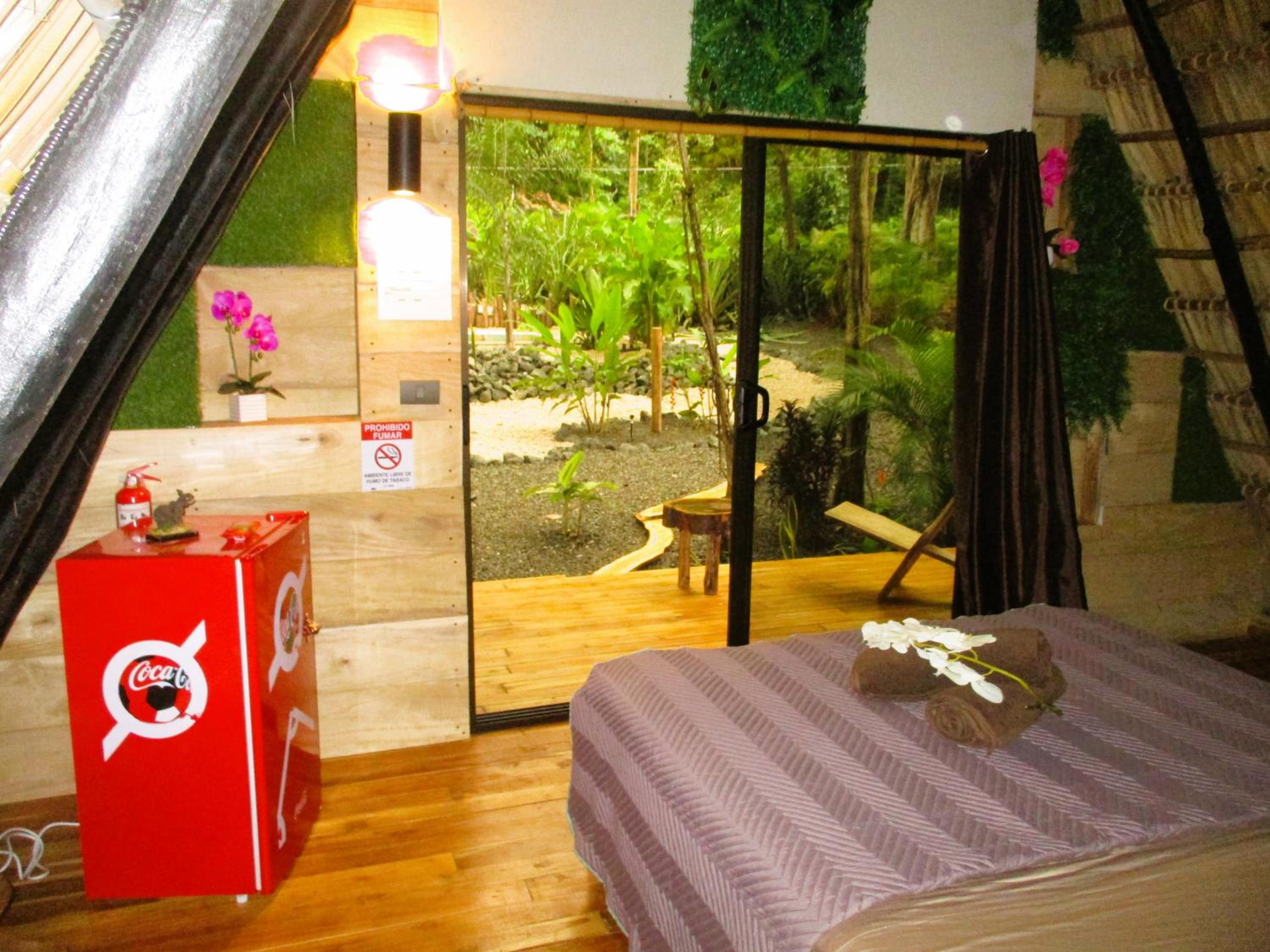 Cabinas de Lou Eco Lodge TAMARINDO