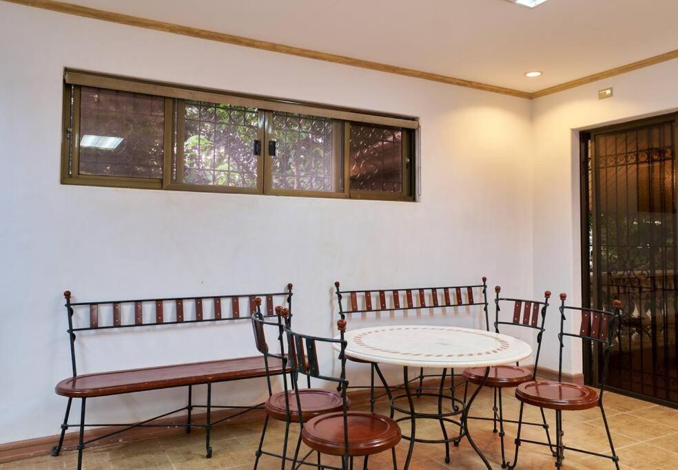 Lovely & Spacious Family House in Tagaytay view 5