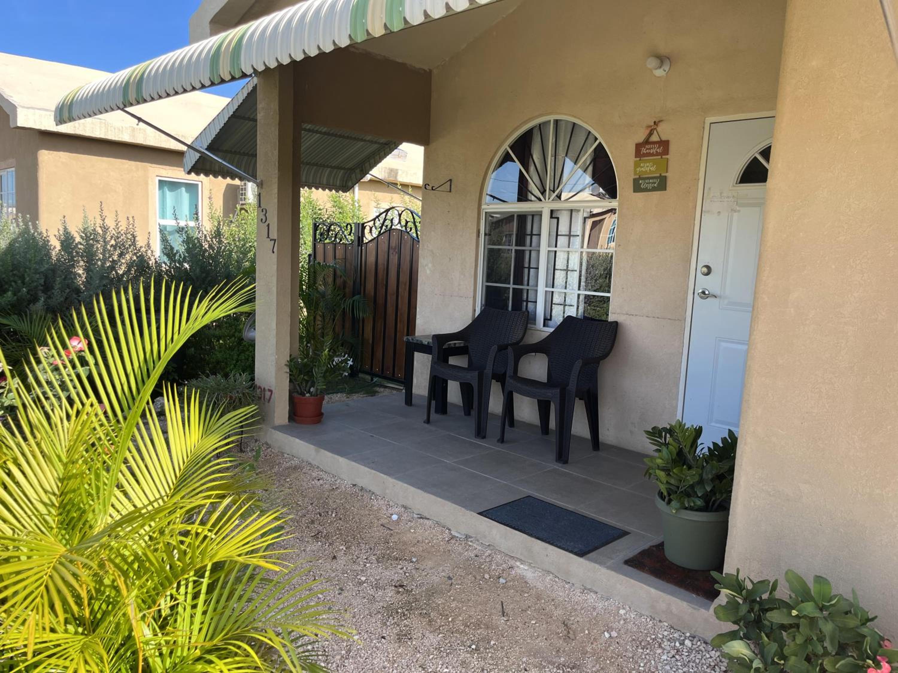 Finest Accommodation Phoenix Park Lot 1317 Phase 4 Portmore St Catherine view 4
