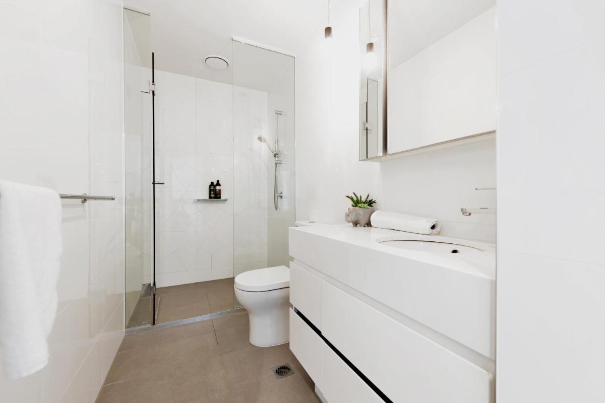 EPORO Tower Modern Apartments Melbourne Central CBD