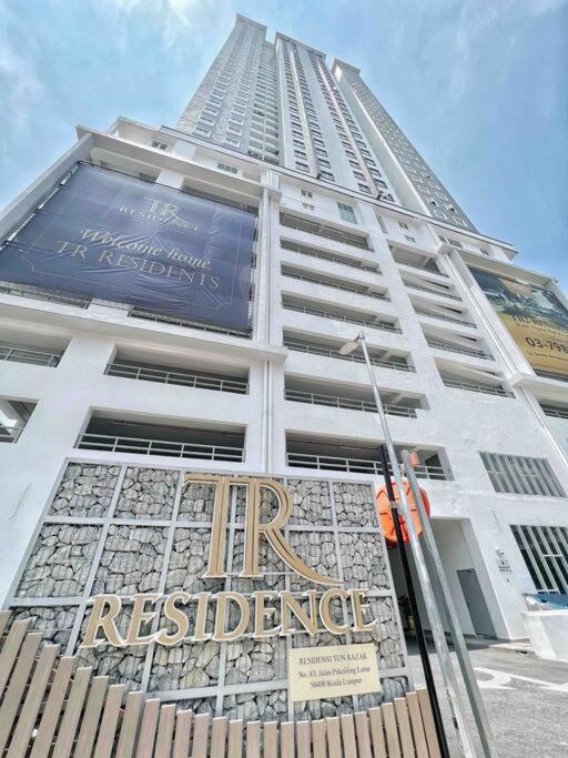 TR Residence Comfy 3BR Suite