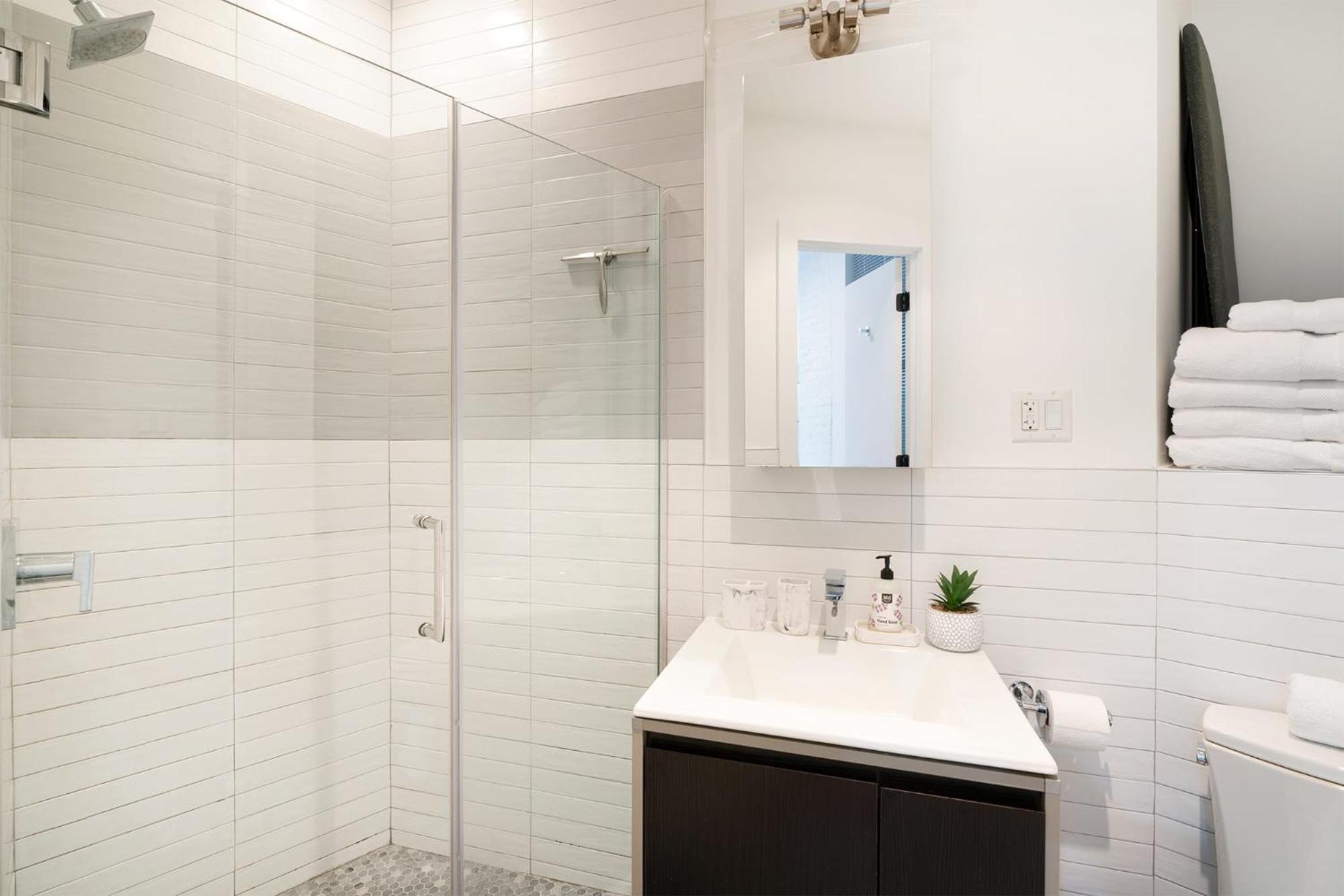 403-2E Newly Renovated Studio UES