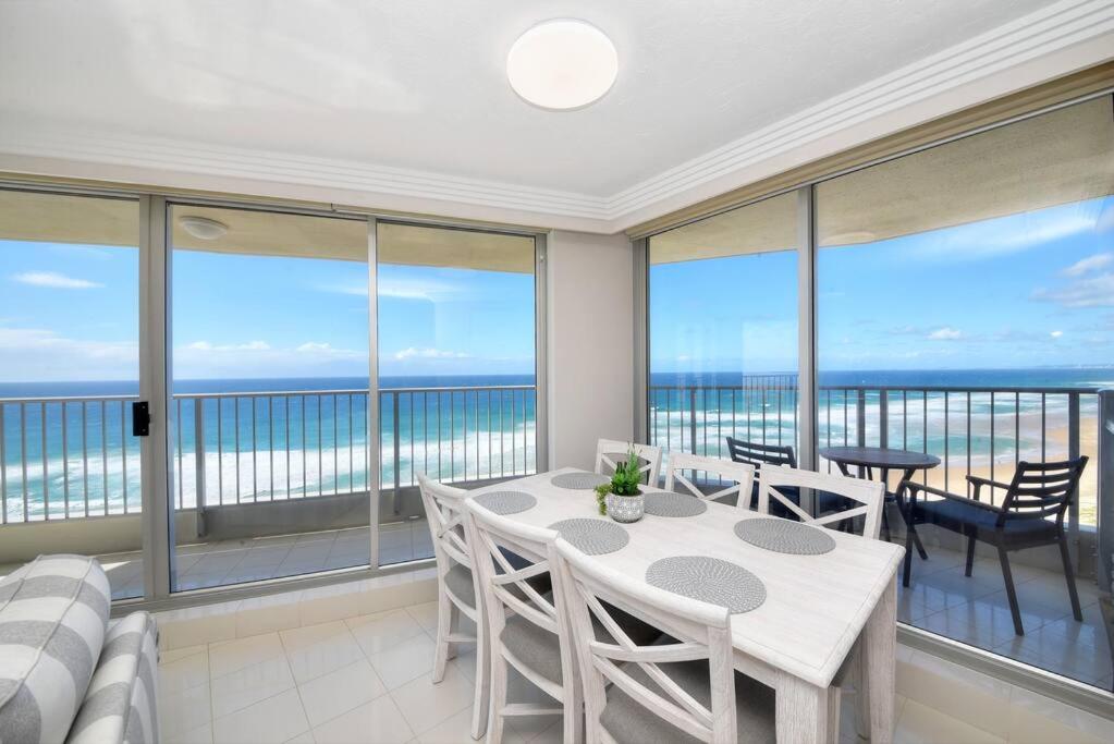Spectacular Luxury Beachfront Apartment