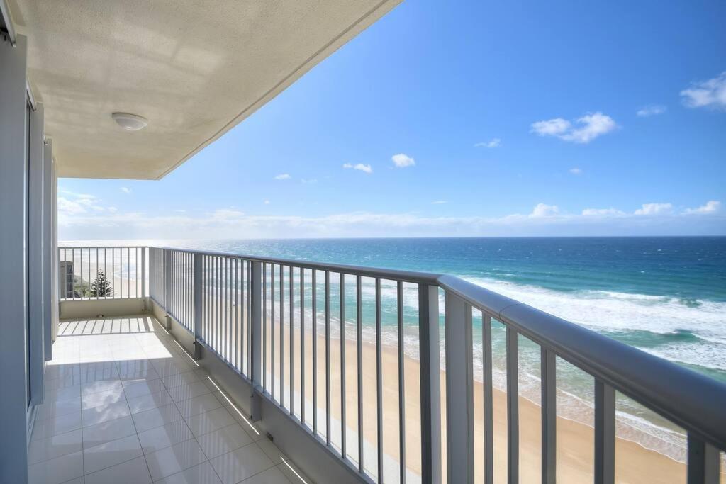 Spectacular Luxury Beachfront Apartment