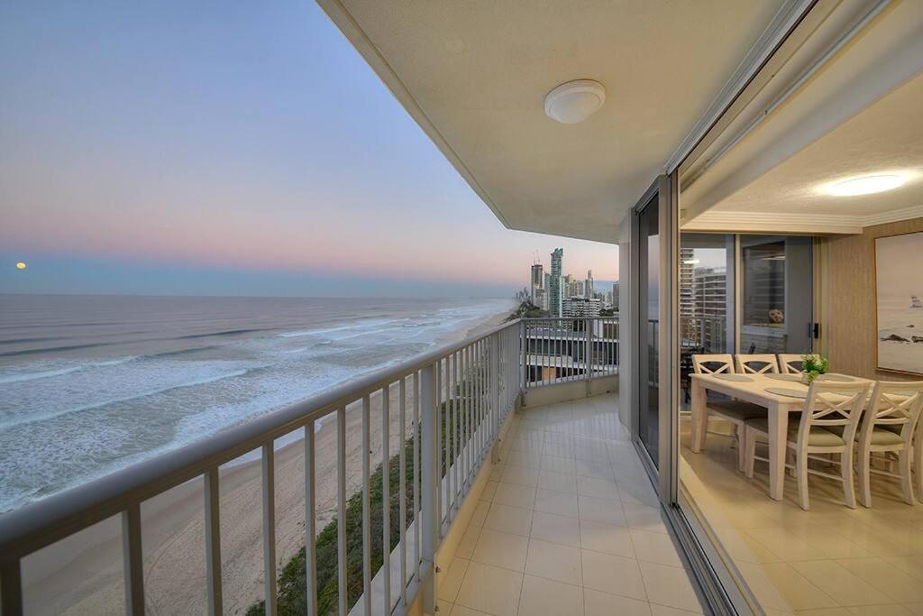 Spectacular Luxury Beachfront Apartment