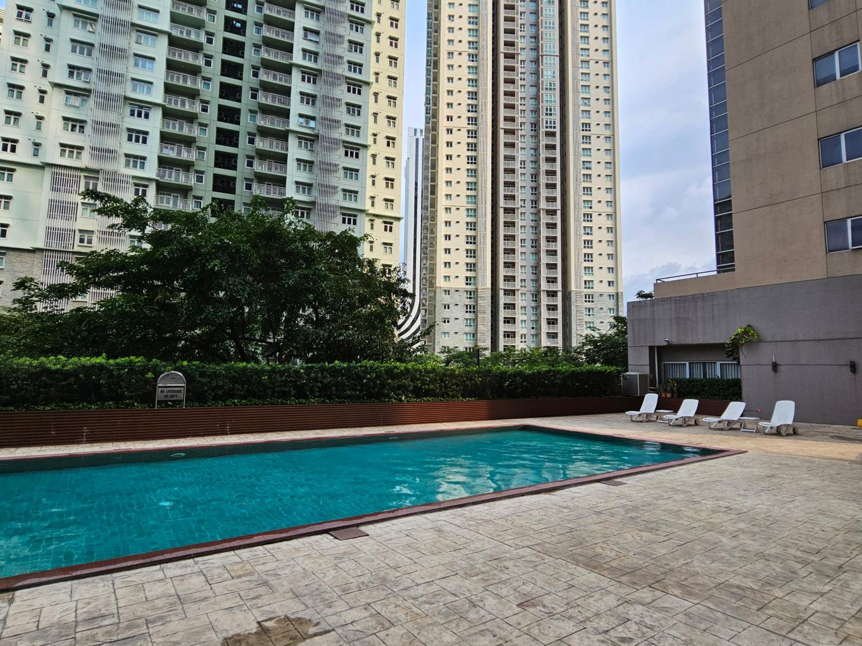 South of Market near High Street BGC Classy & Stylish Studio, central location with city view view 5