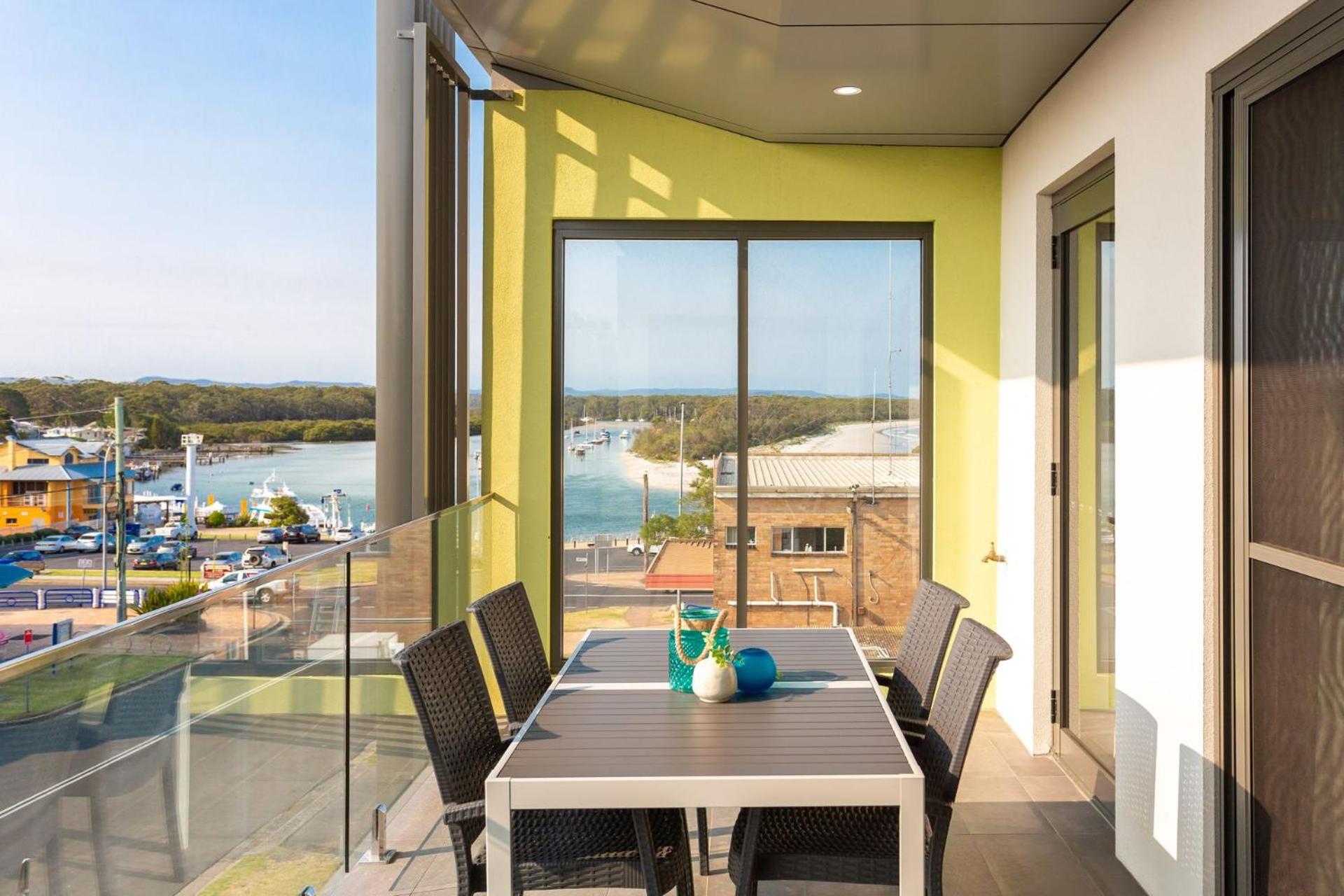 Ishtar Apartment 9- Best Water Views
