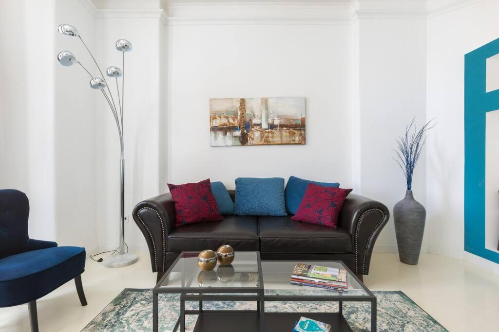 Grand Style&Luxury in the Center - 3BR with Balcony view 4