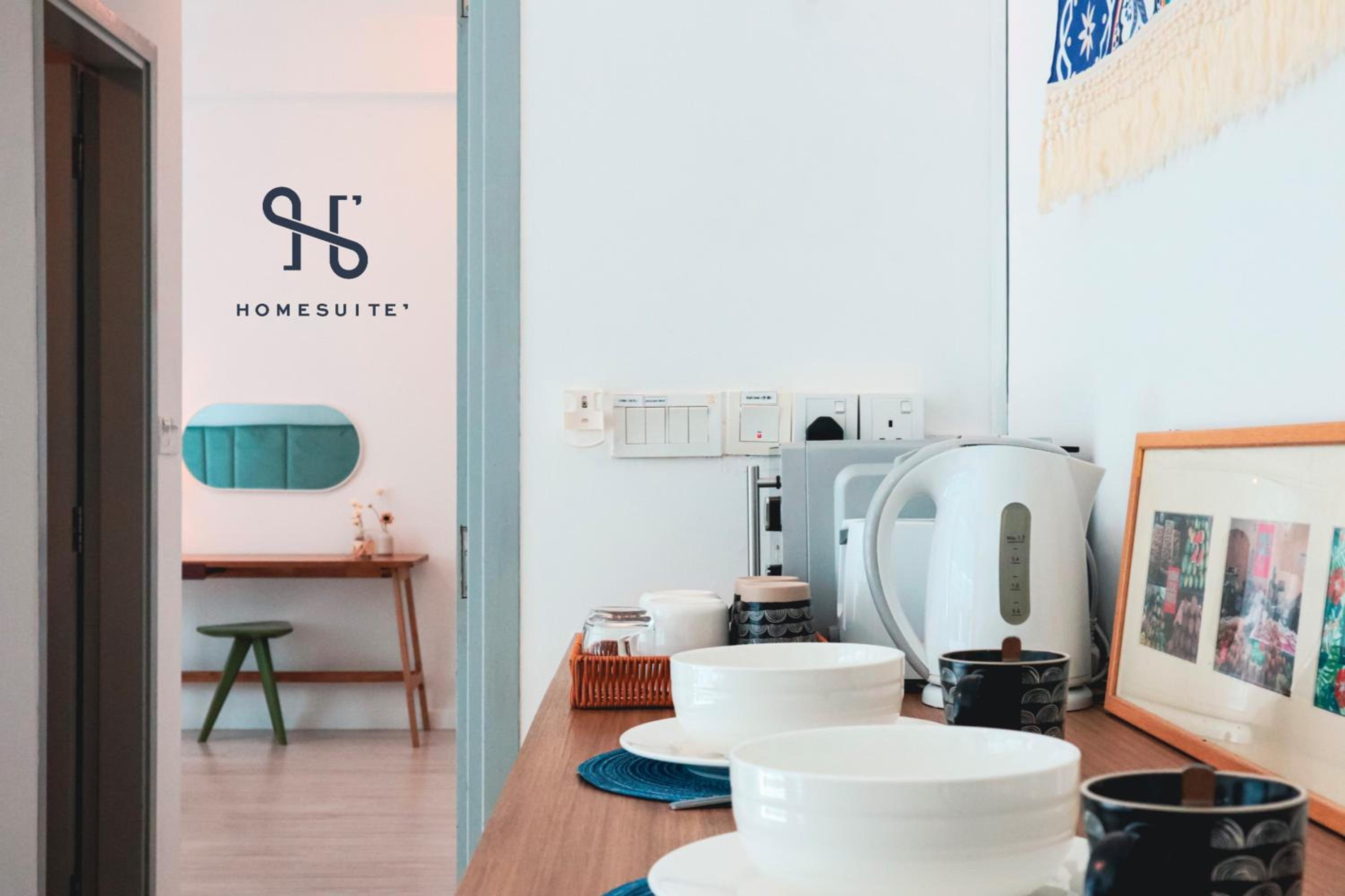 Homesuite' Home at Sutera Avenue