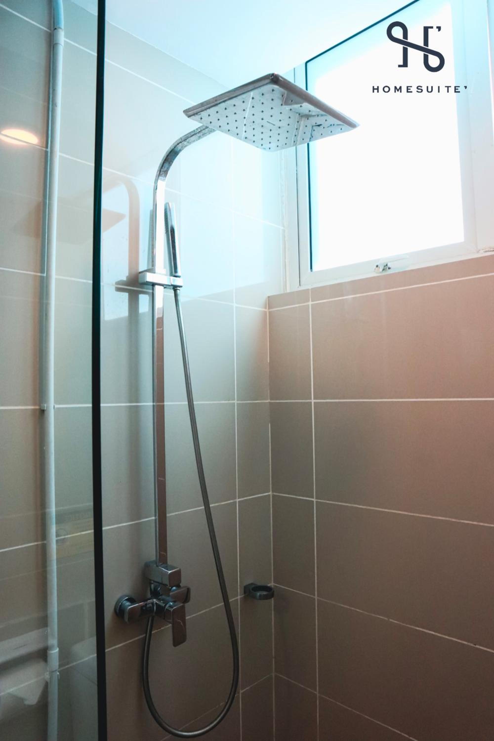 Homesuite' Home at Sutera Avenue