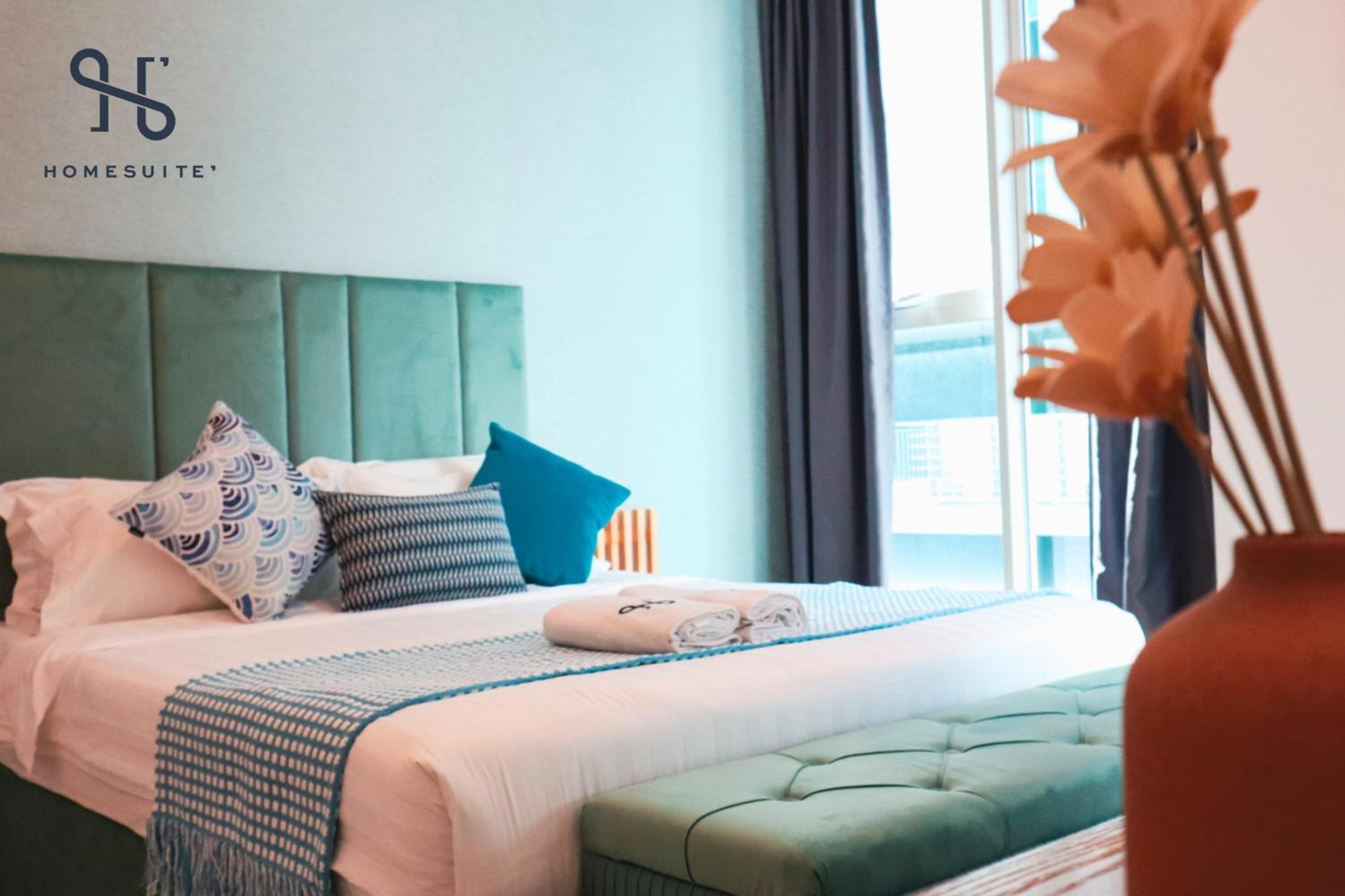 Homesuite' Home at Sutera Avenue