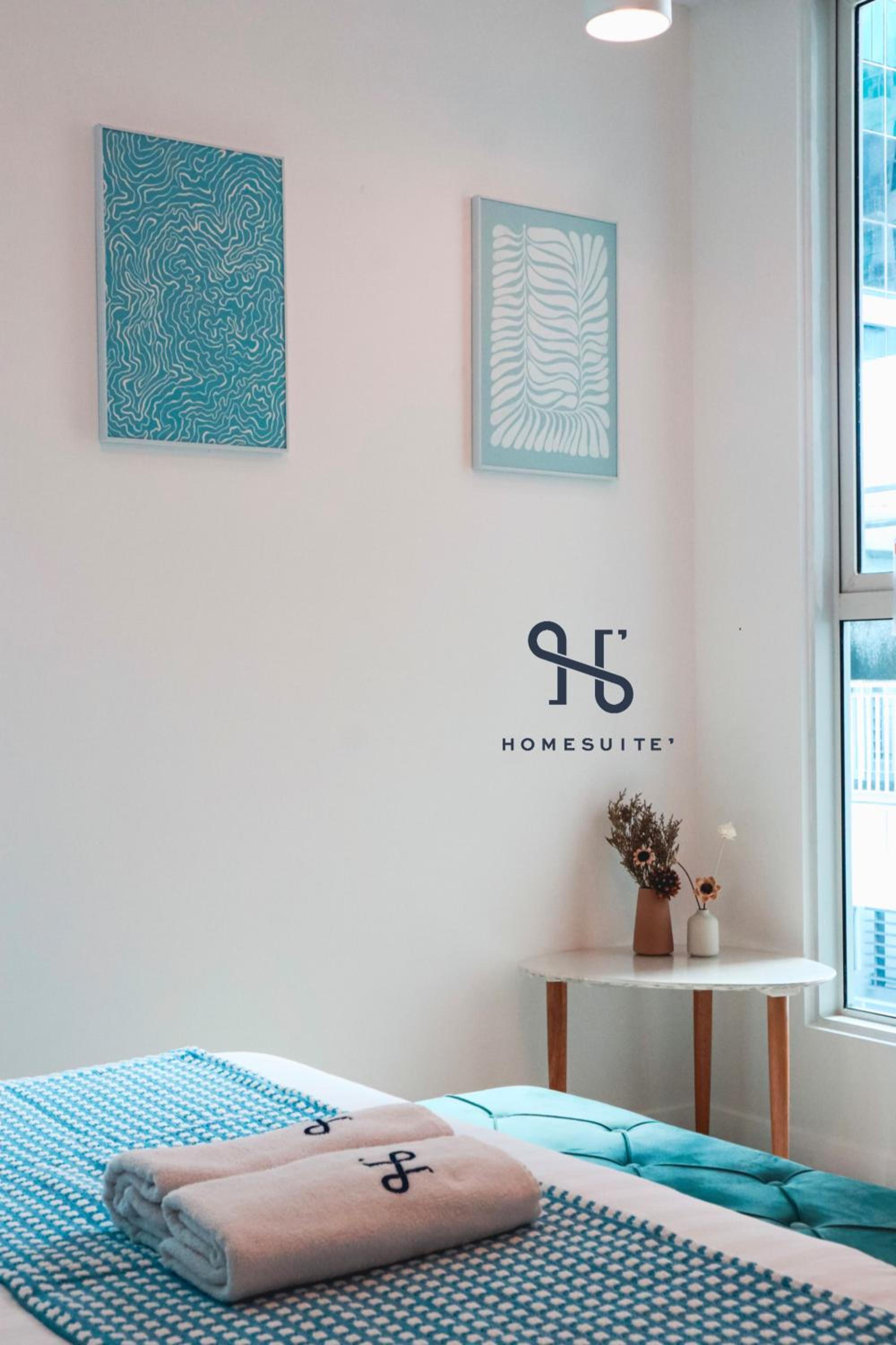 Homesuite' Home at Sutera Avenue