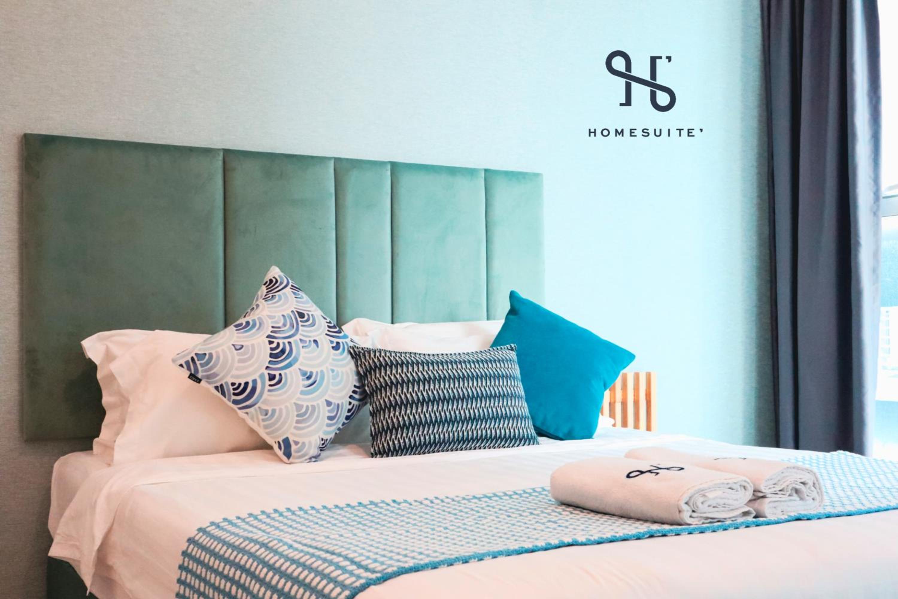 Homesuite' Home at Sutera Avenue