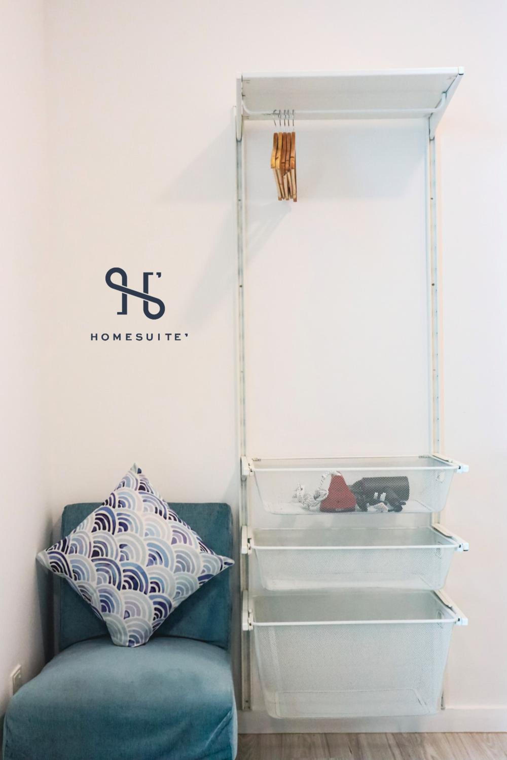 Homesuite' Home at Sutera Avenue