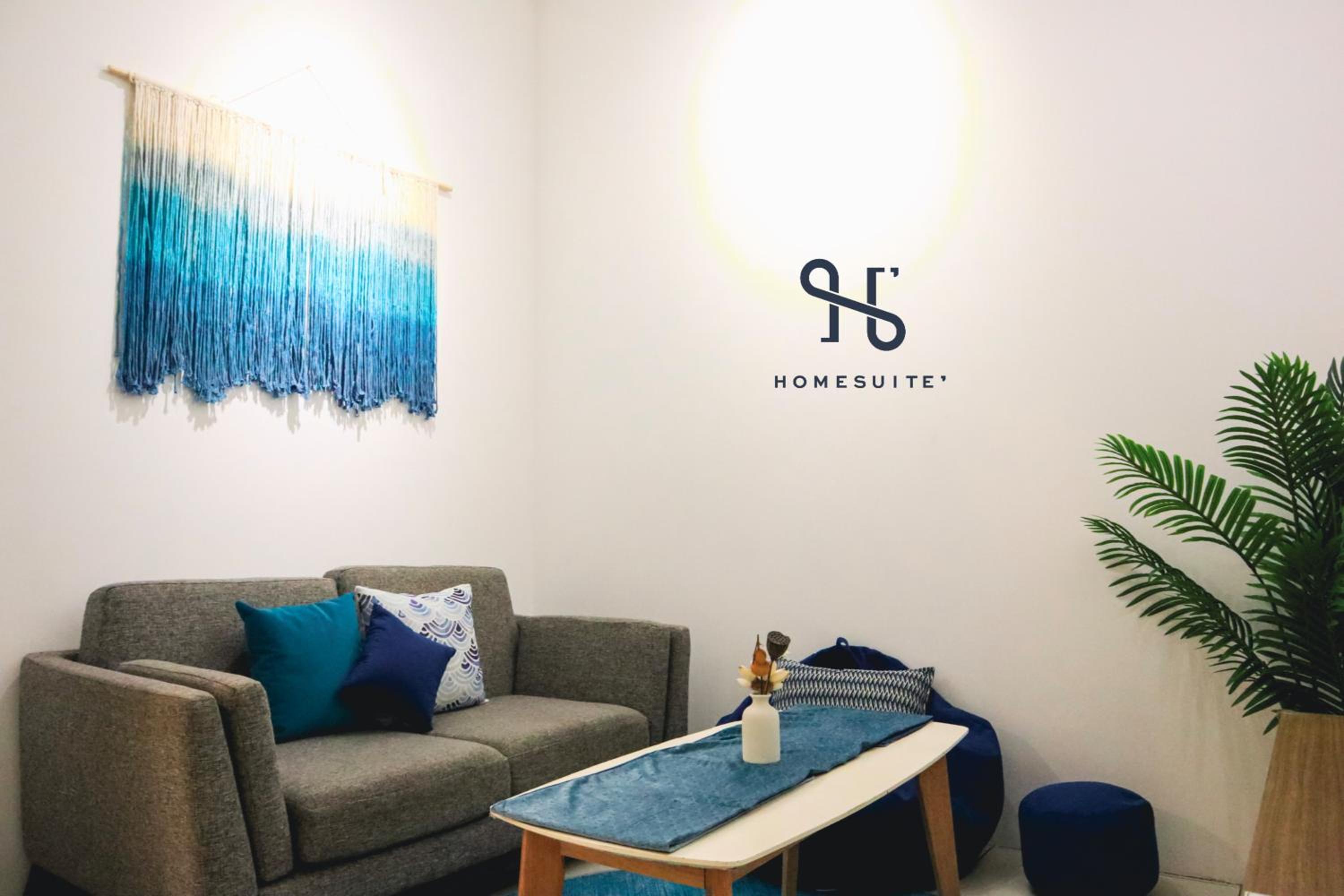 Homesuite' Home at Sutera Avenue