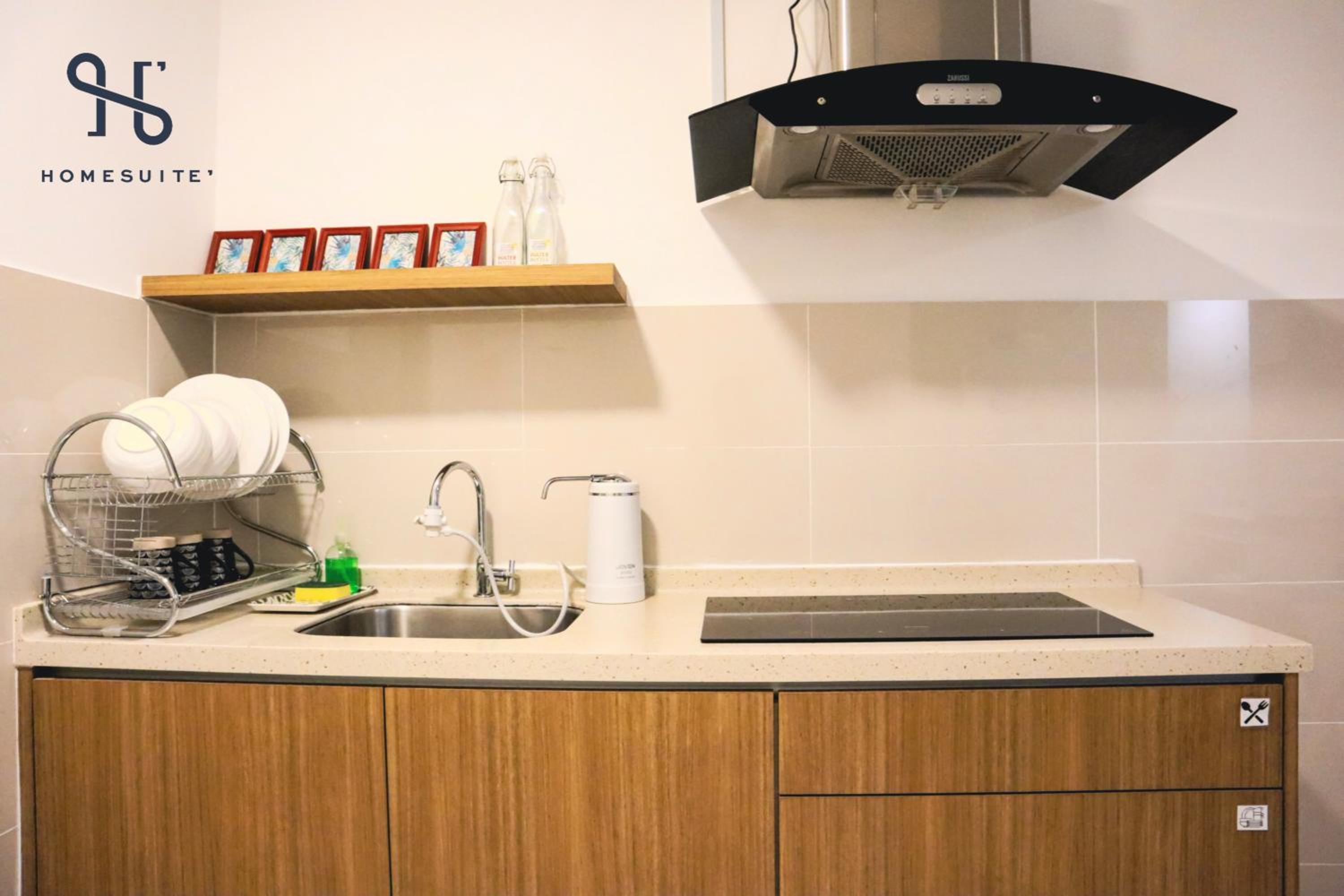 Homesuite' Home at Sutera Avenue