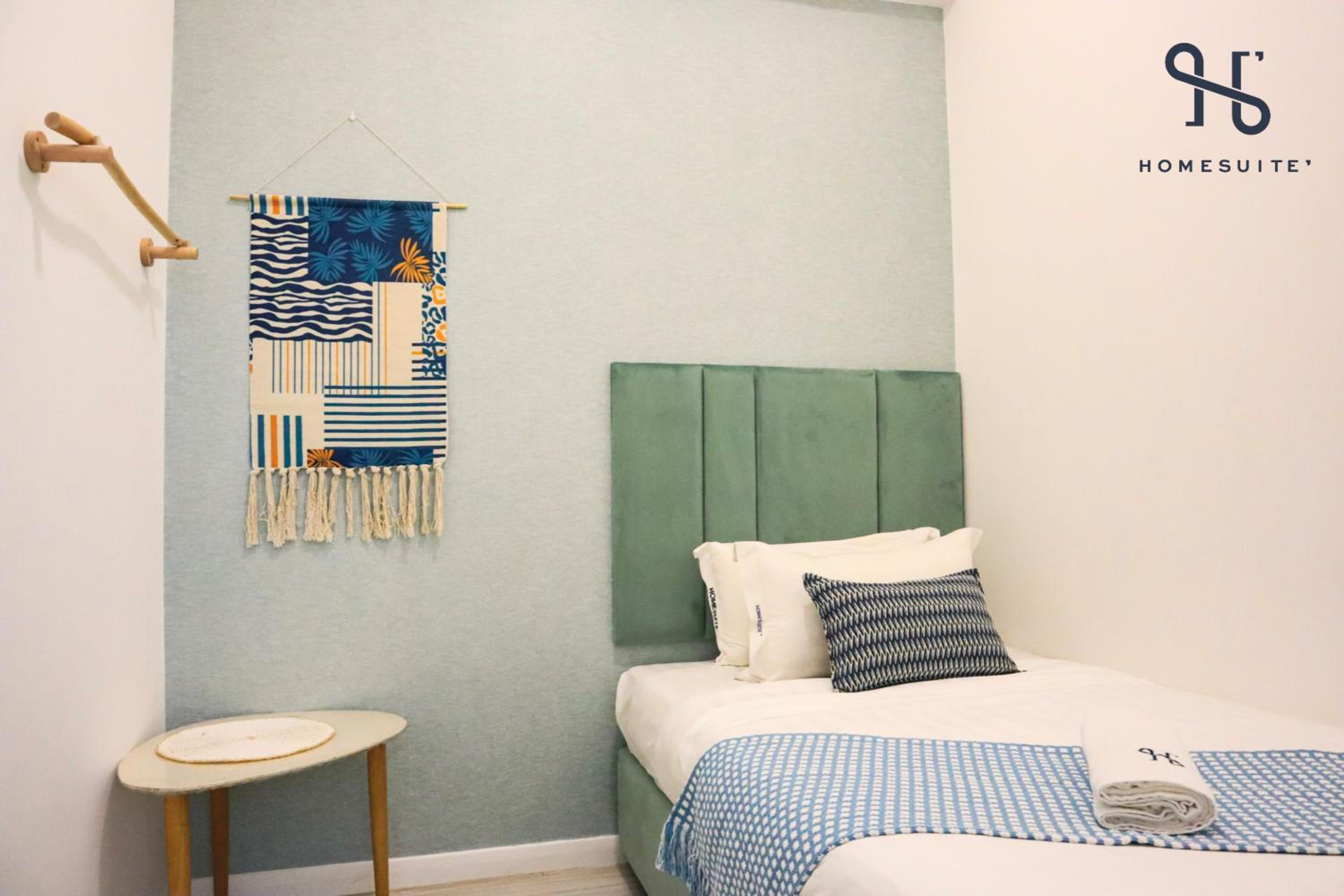 Homesuite' Home at Sutera Avenue