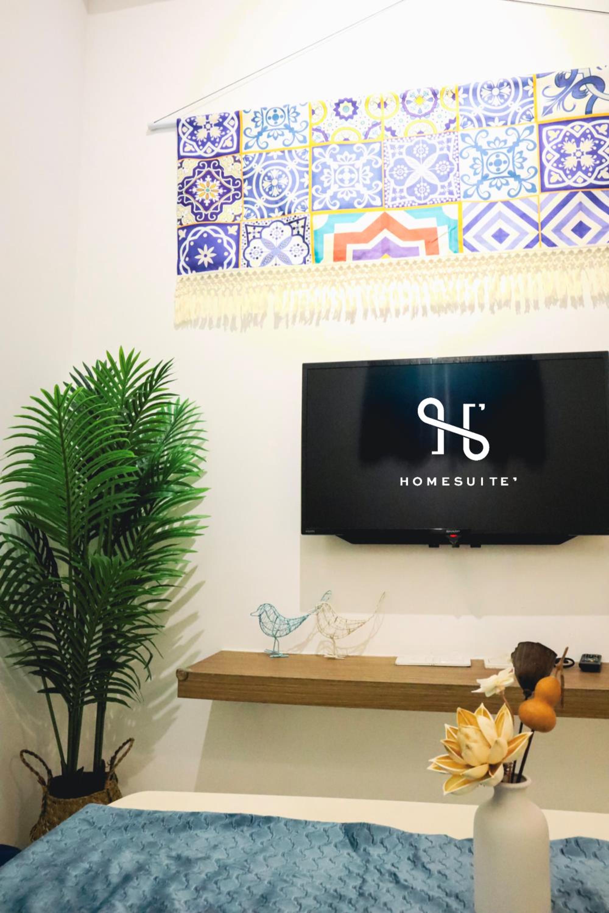 Homesuite' Home at Sutera Avenue