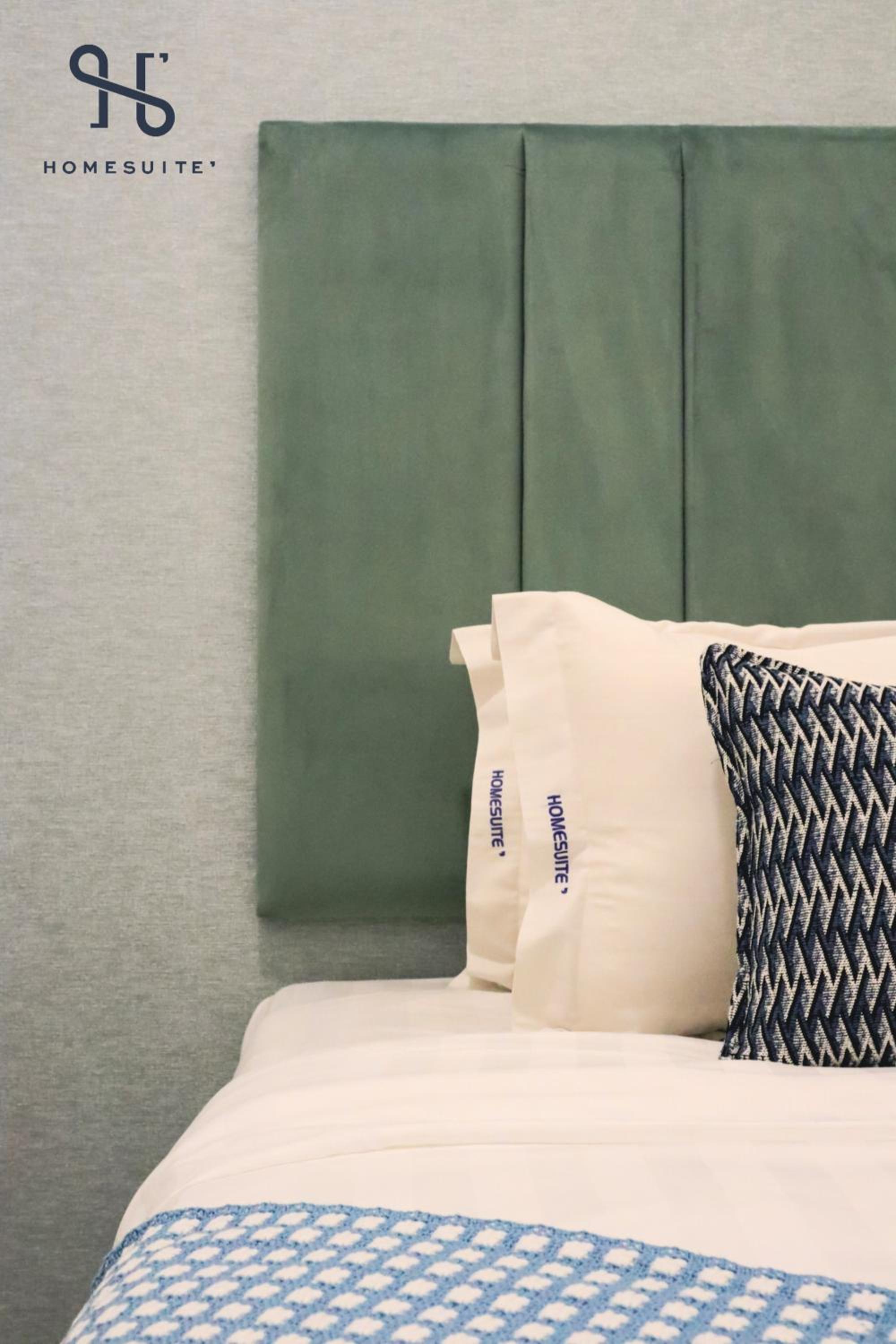Homesuite' Home at Sutera Avenue