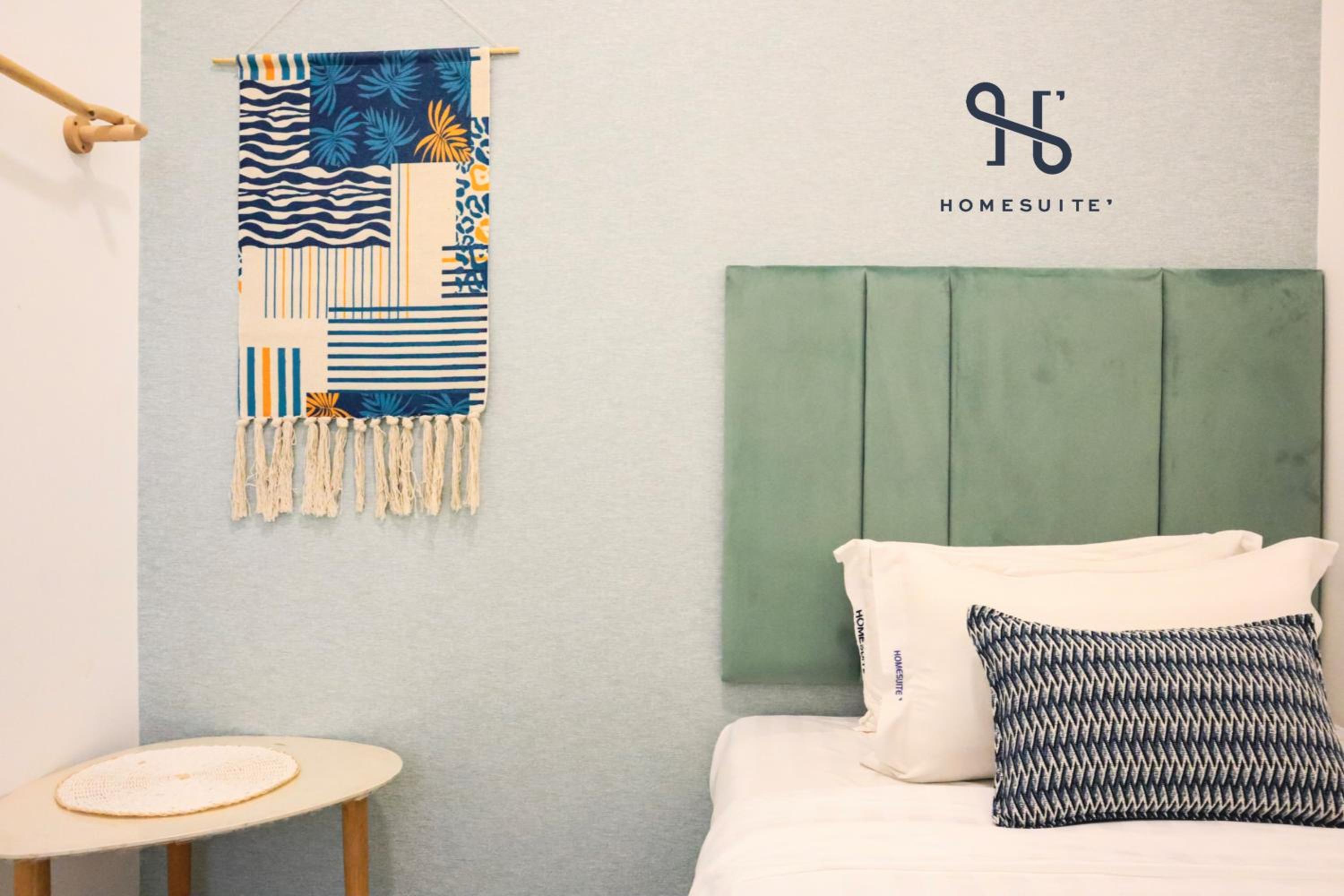 Homesuite' Home at Sutera Avenue