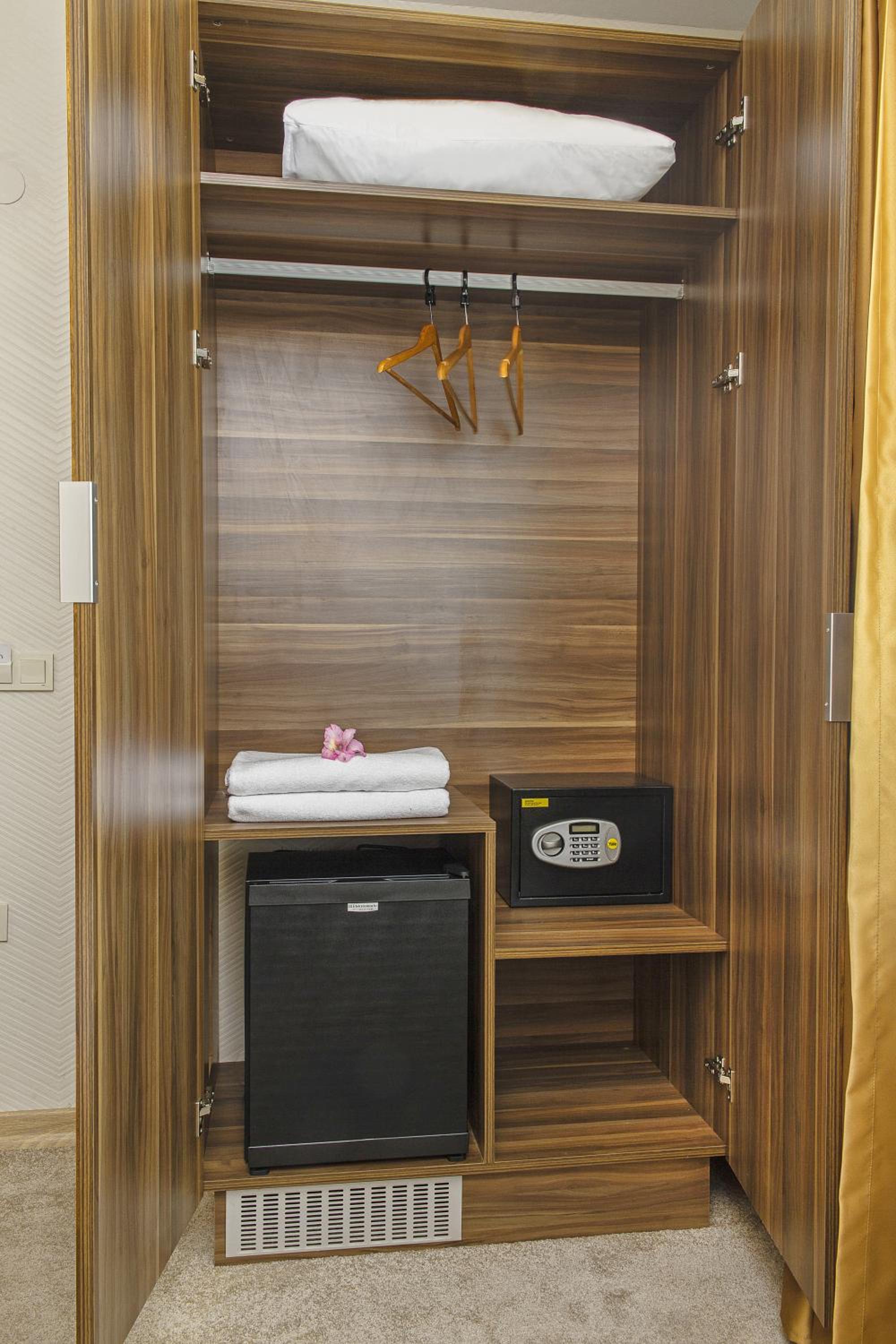 Almina Guest House