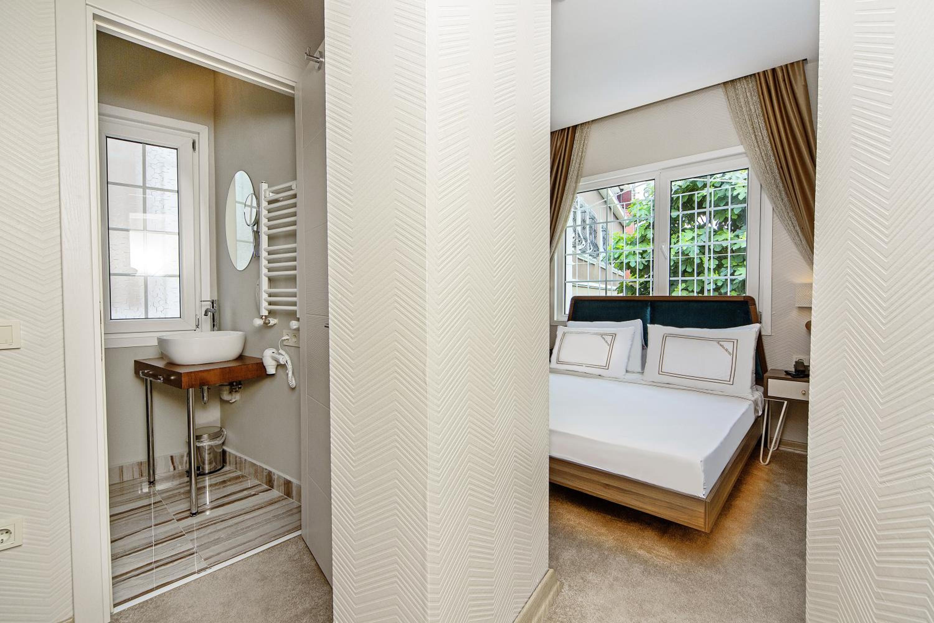 Almina Guest House