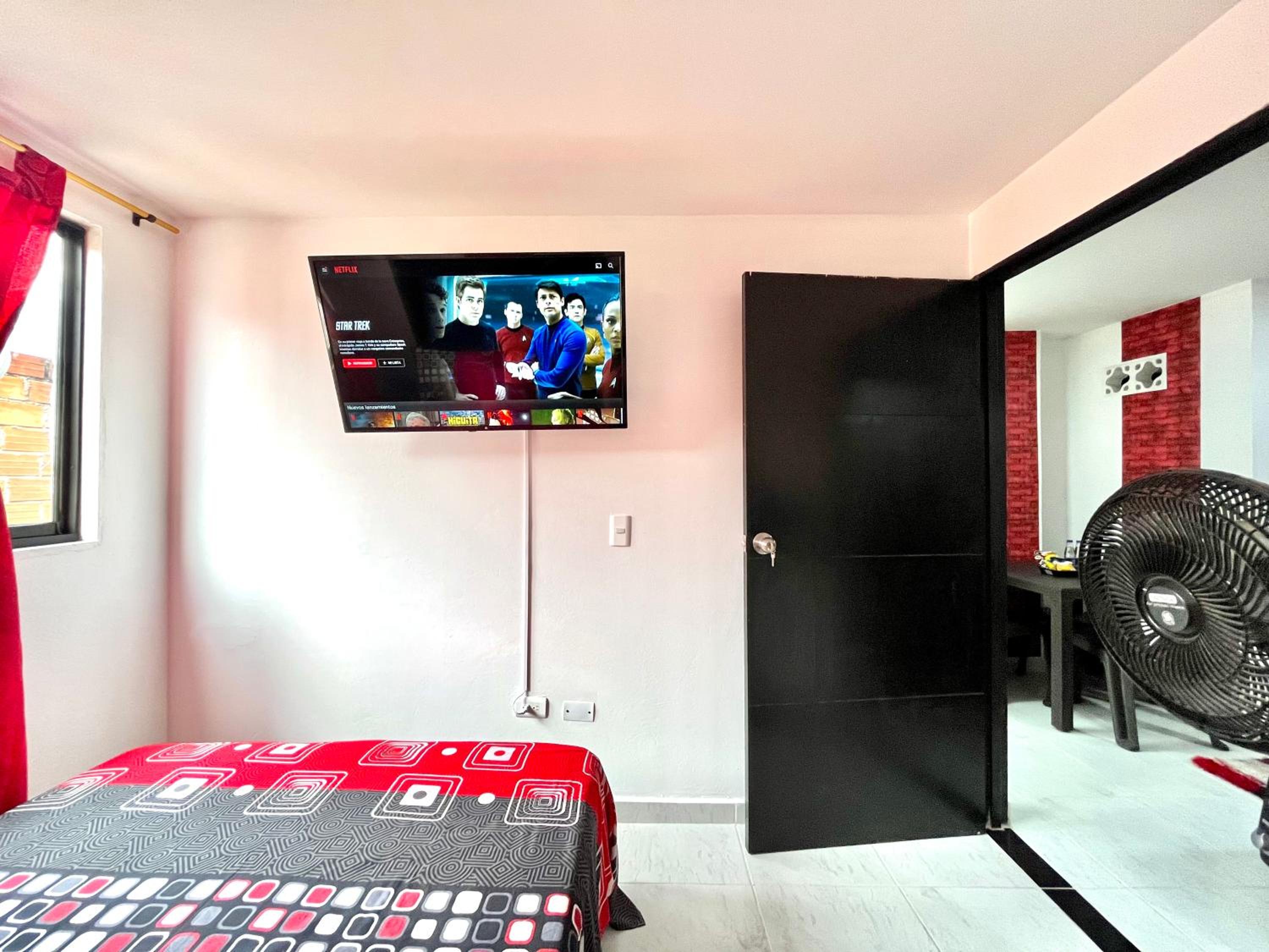 Edificio Victory Medellin - Apartamentos Acogedores y Equipados 100MB Wi-Fi, Central & Terraza Compartida
