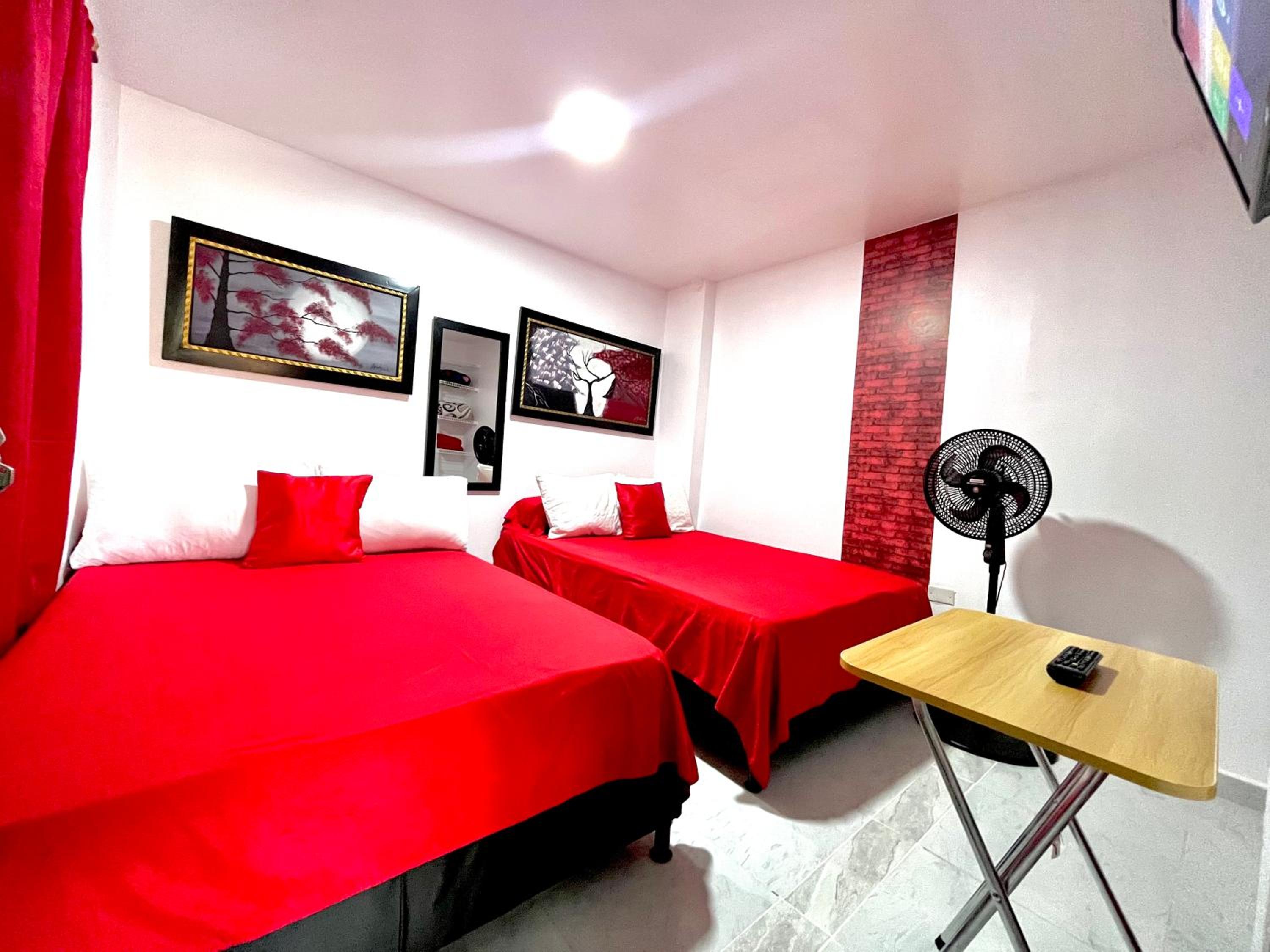 Edificio Victory Medellin - Apartamentos Acogedores y Equipados 100MB Wi-Fi, Central & Terraza Compartida
