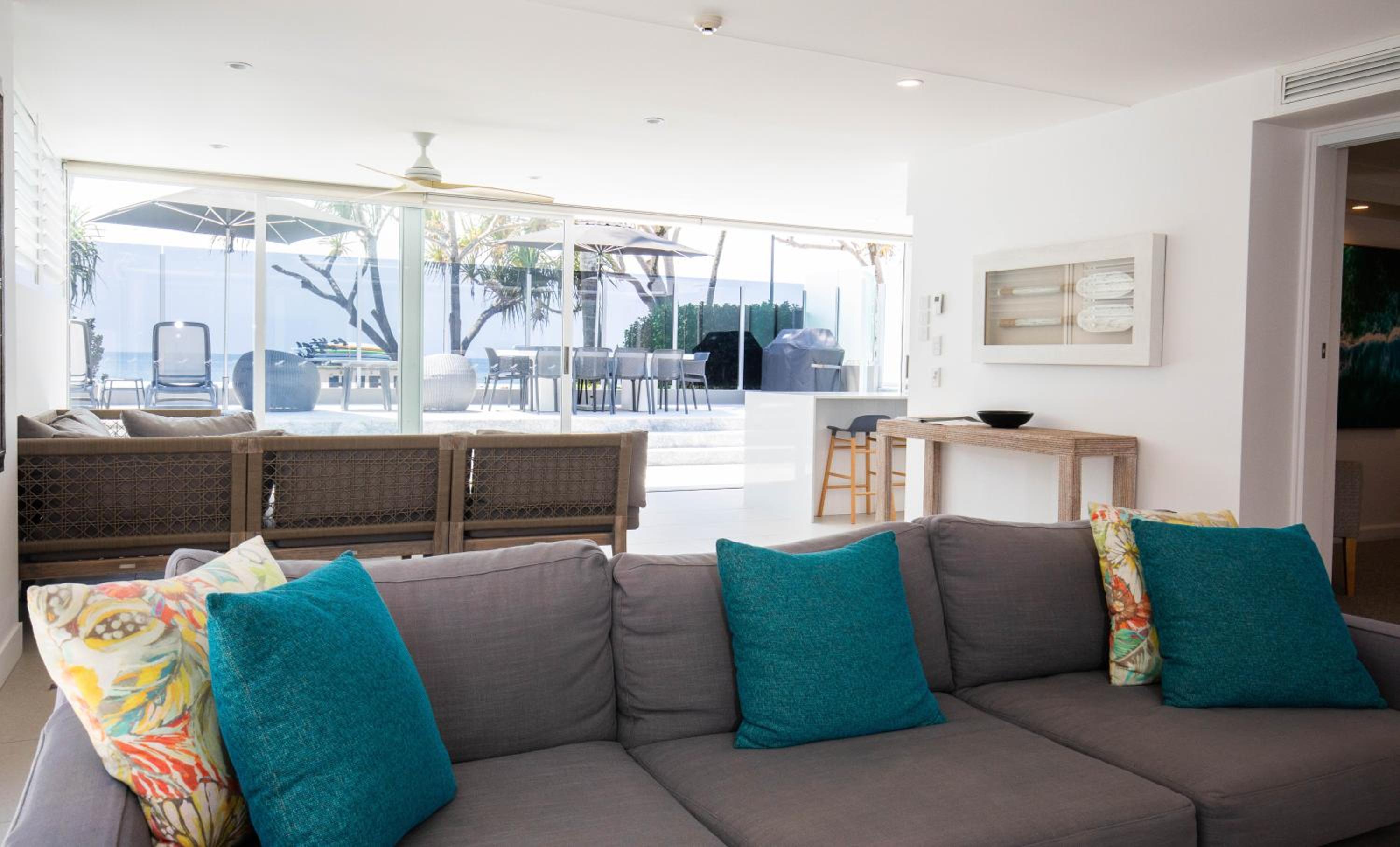 71 Hastings - Beachfront