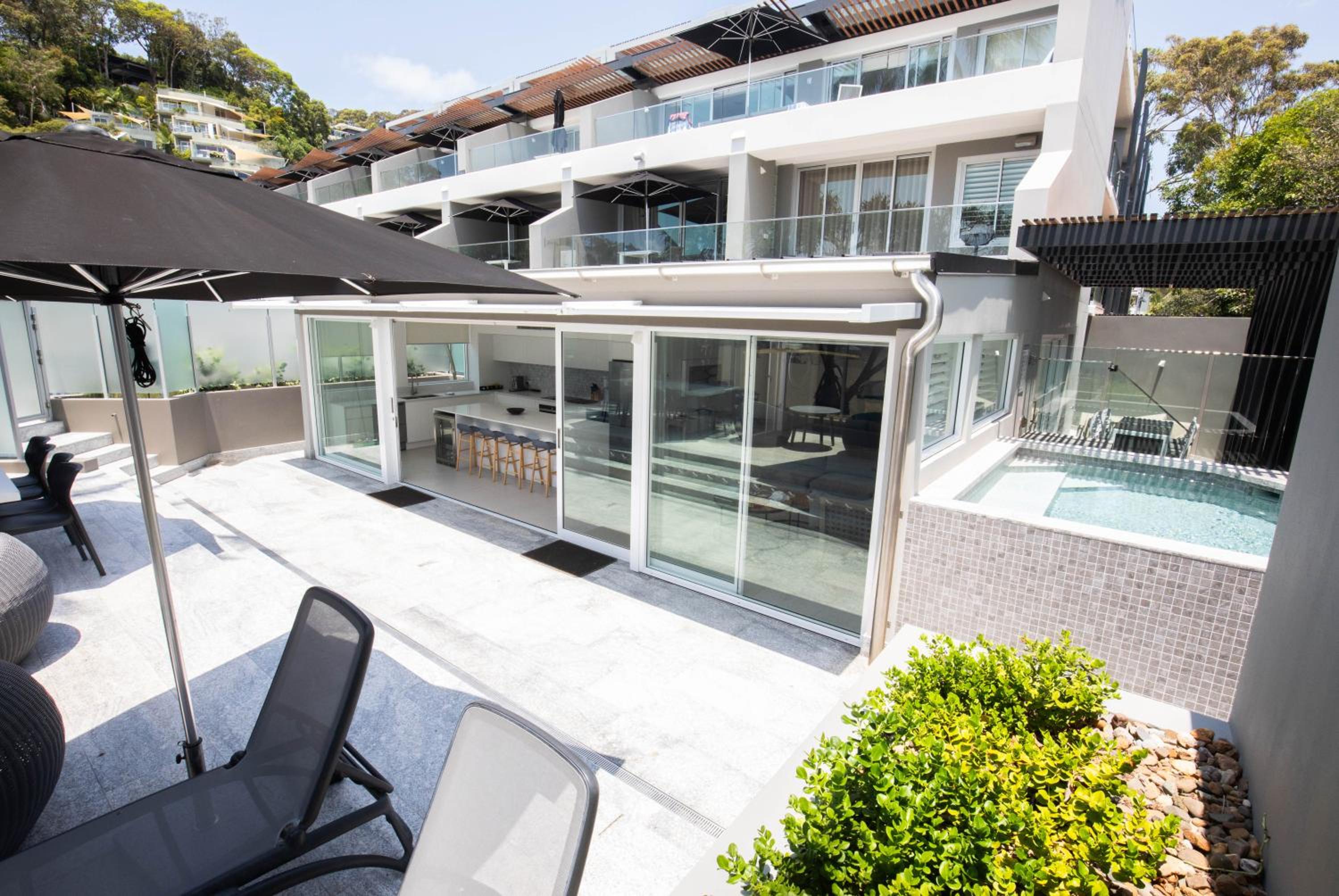71 Hastings - Beachfront