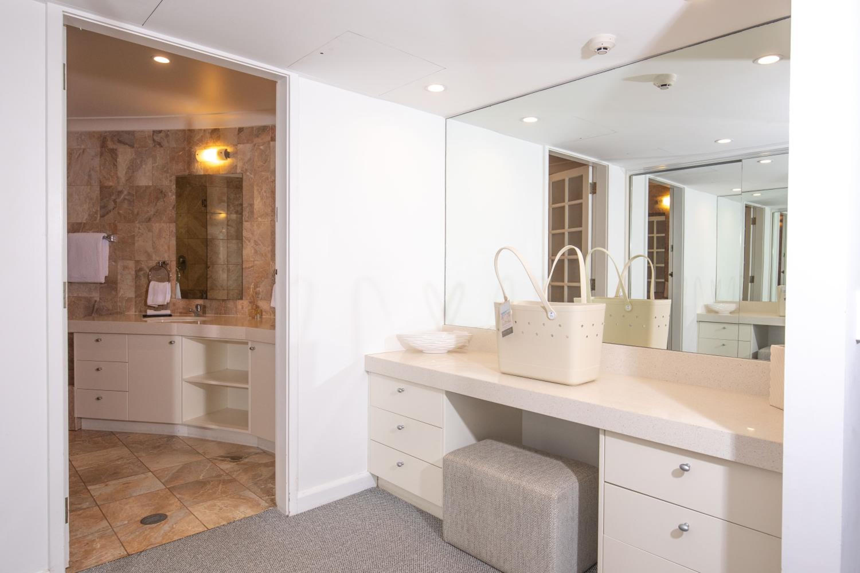 71 Hastings - Beachfront