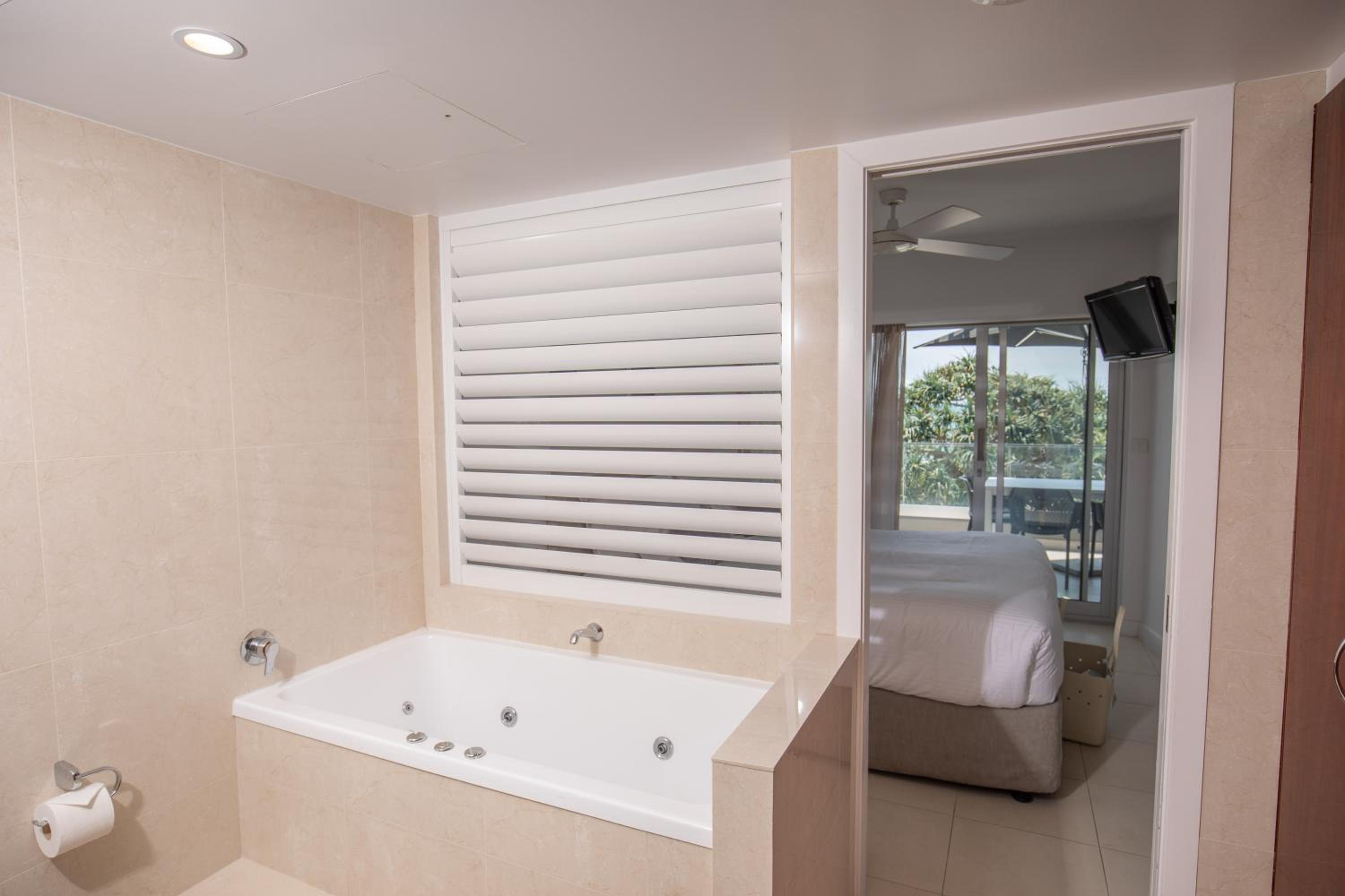 71 Hastings - Beachfront