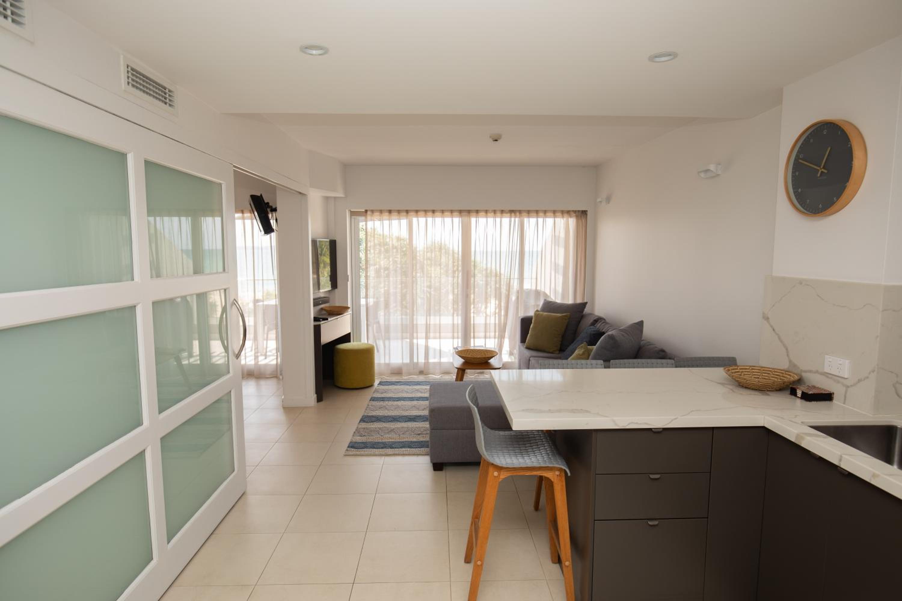 71 Hastings - Beachfront