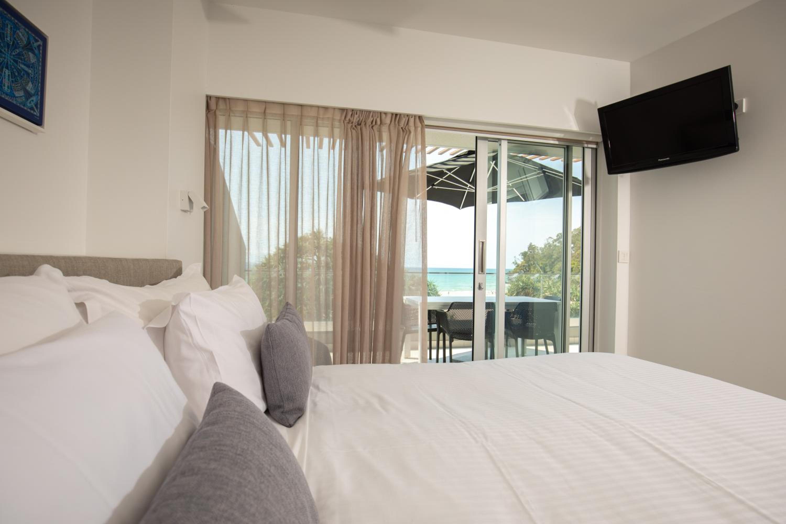 71 Hastings - Beachfront