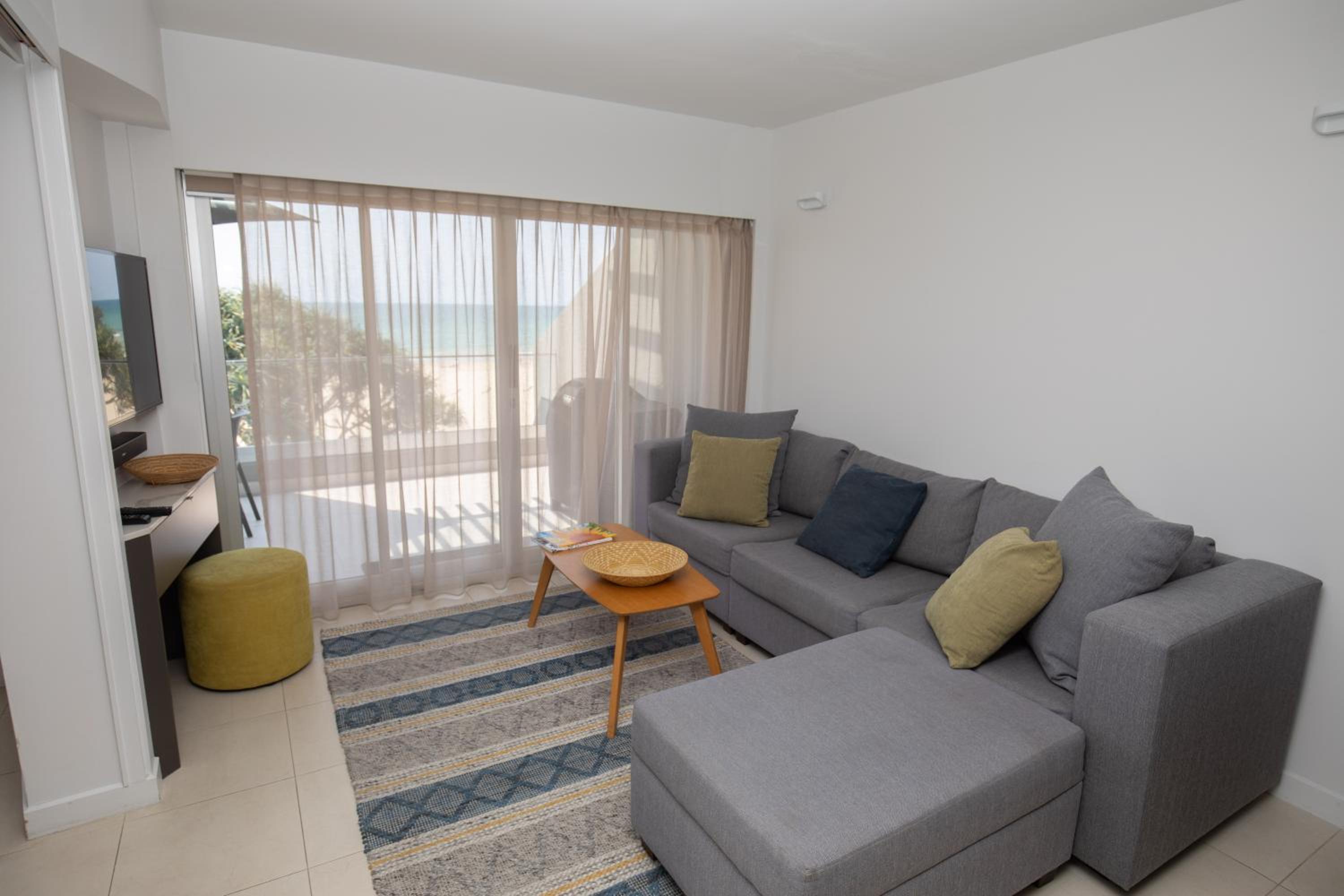 71 Hastings - Beachfront