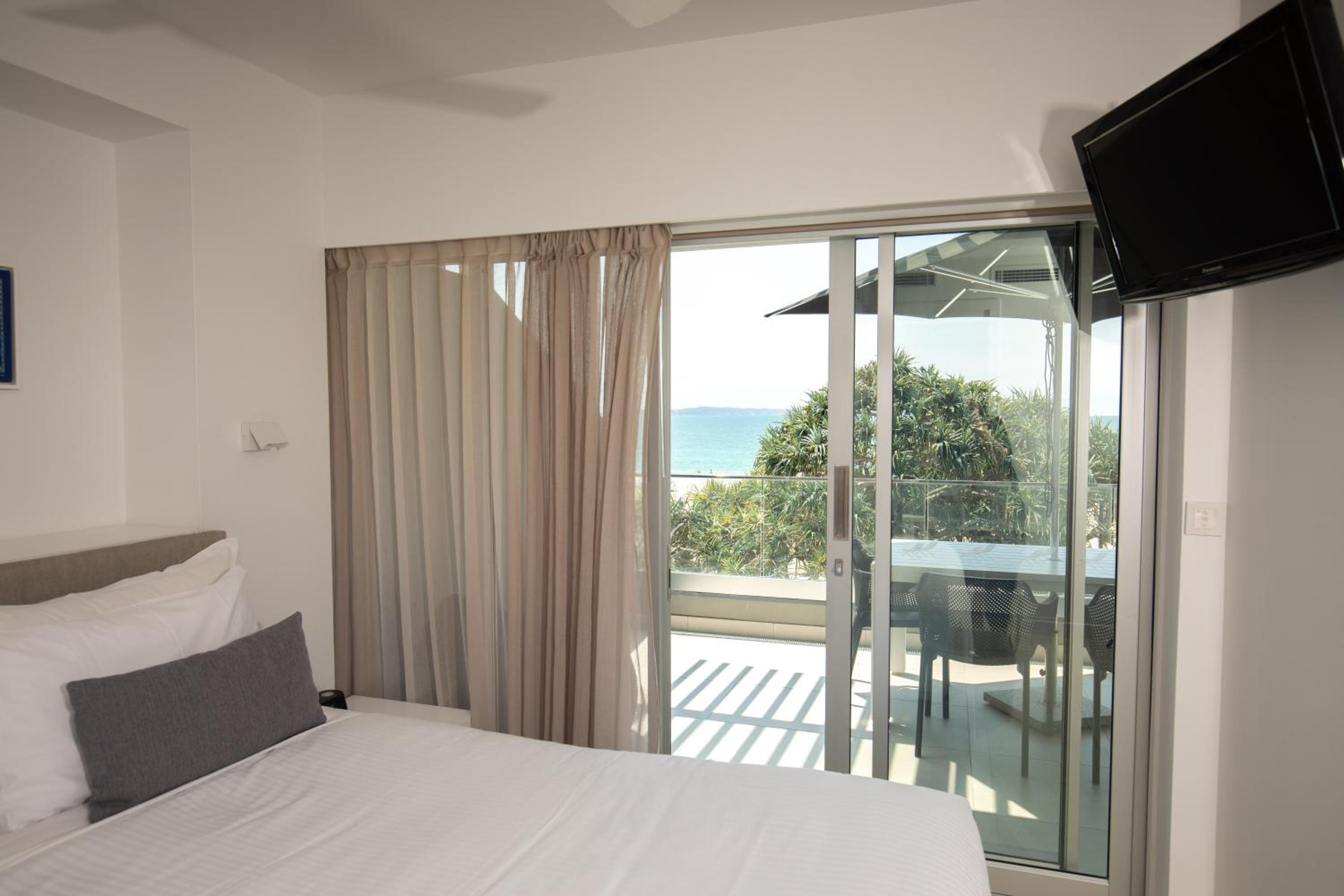71 Hastings - Beachfront
