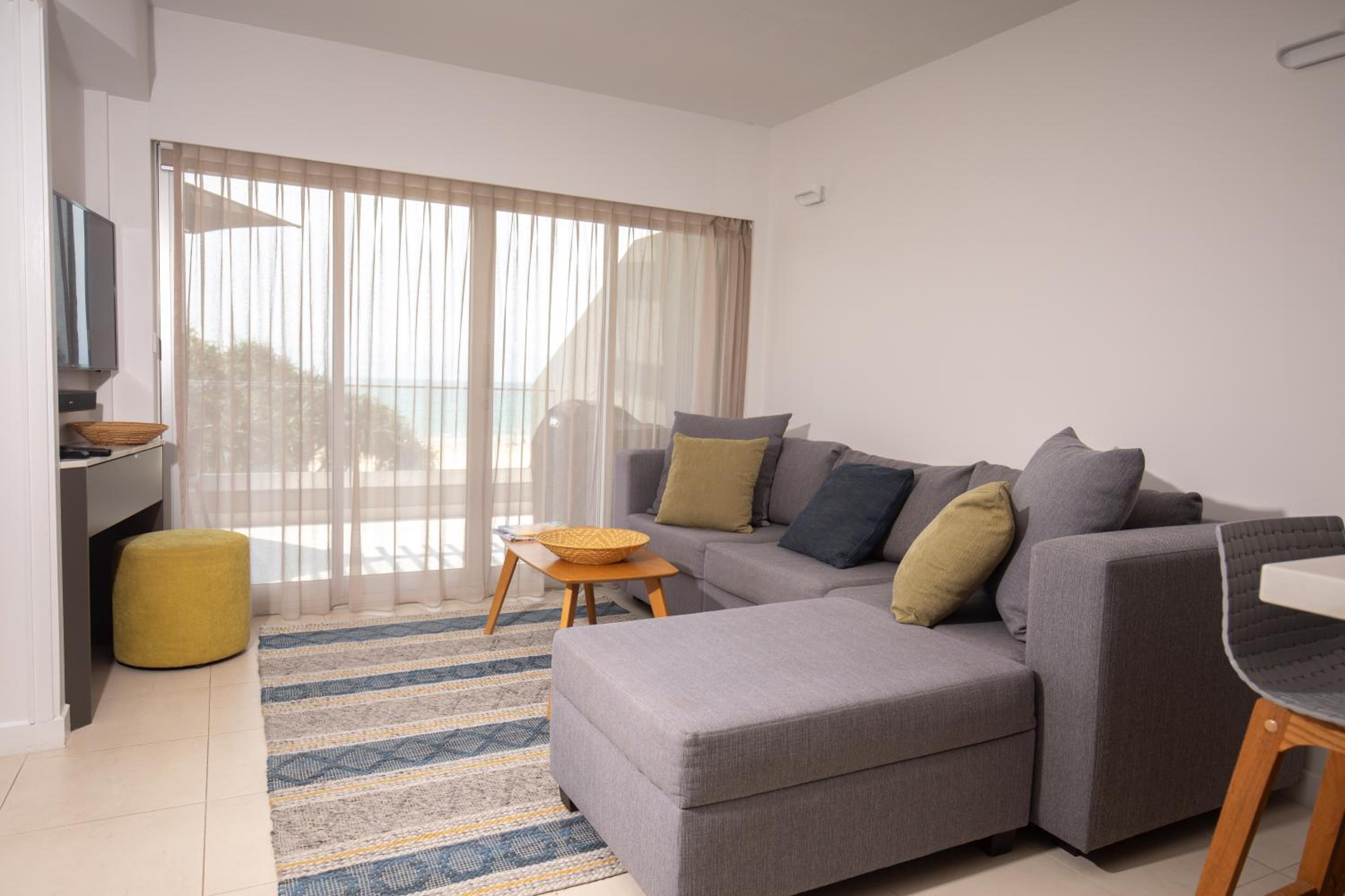 71 Hastings - Beachfront