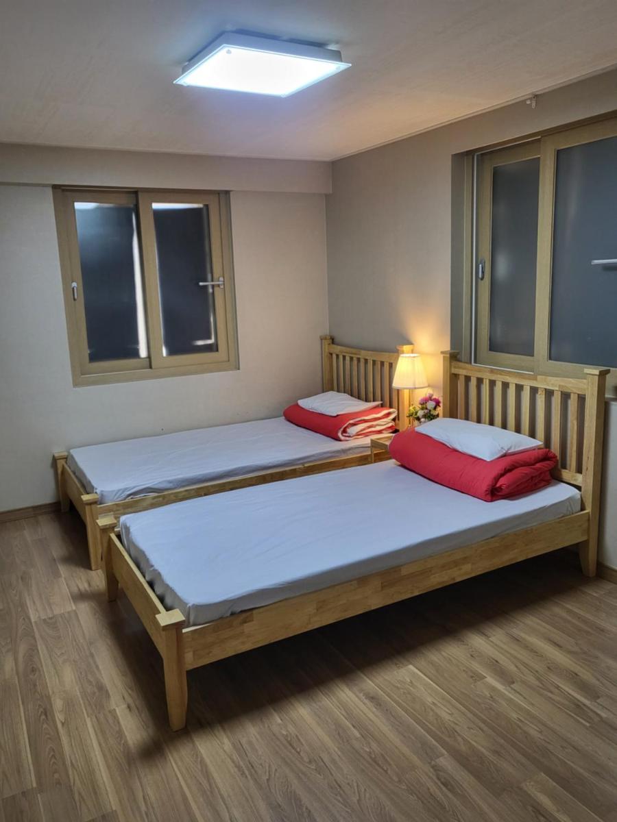 Red Guesthouse