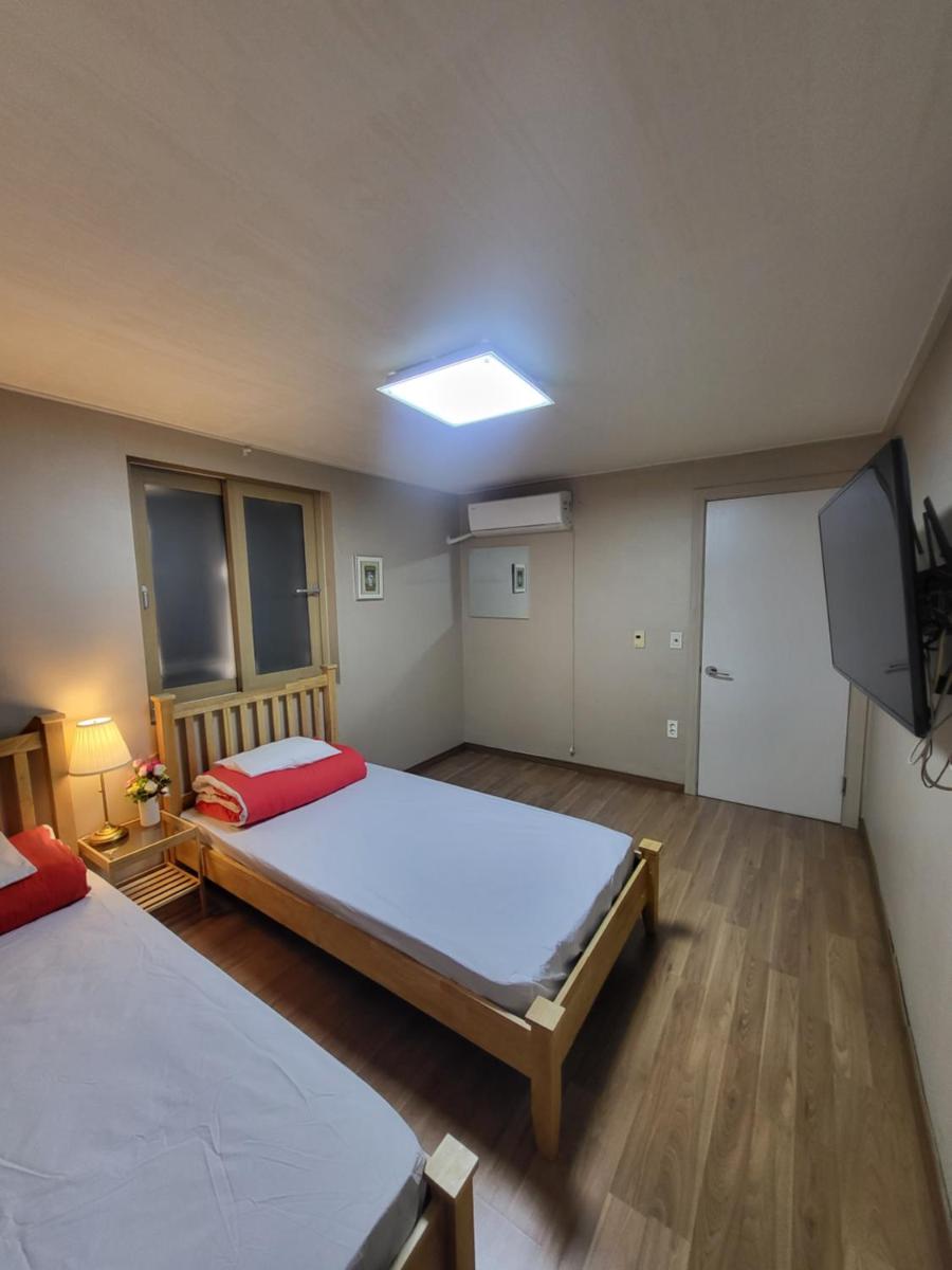 Red Guesthouse