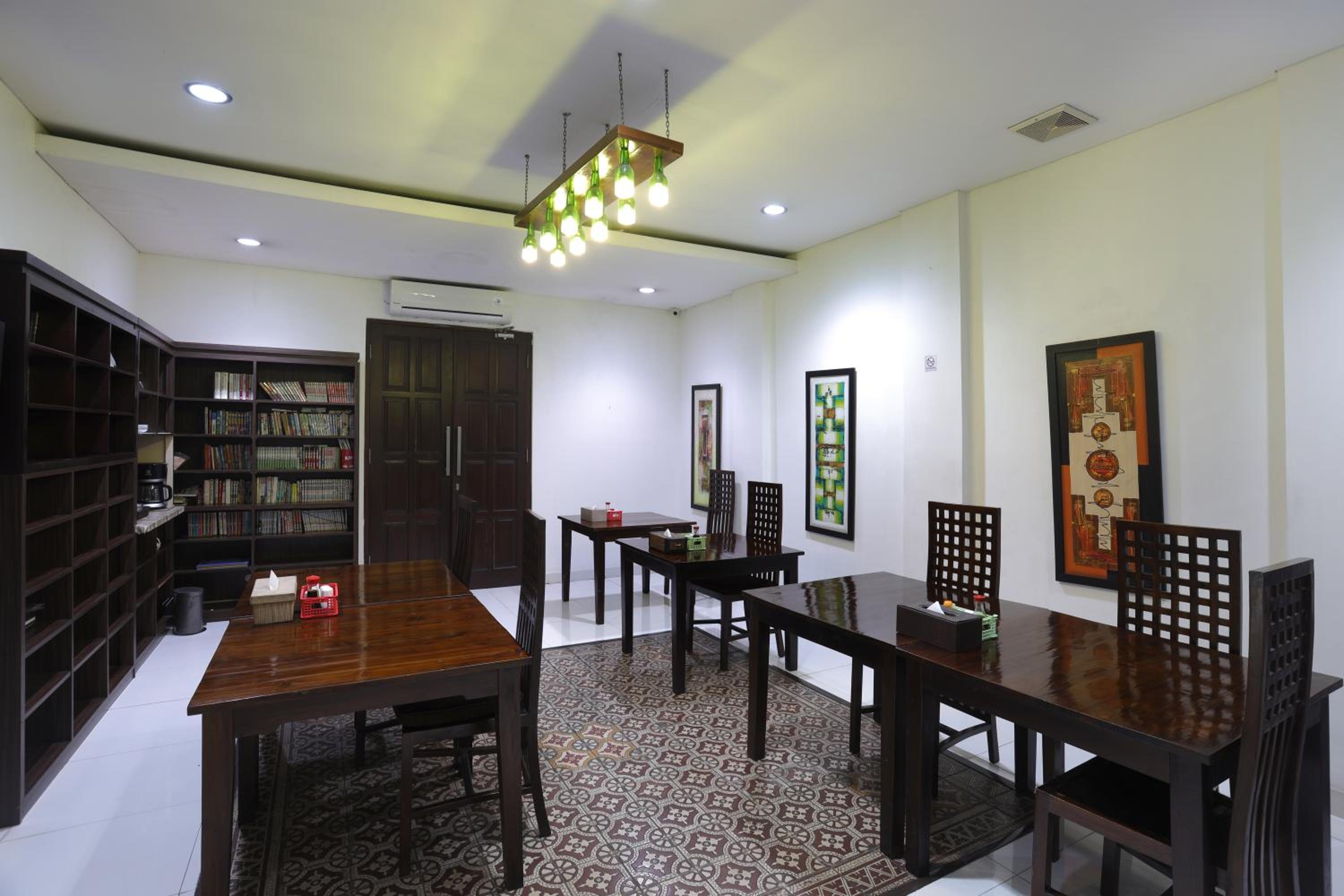 Jambuluwuk Heritage Menteng Suites