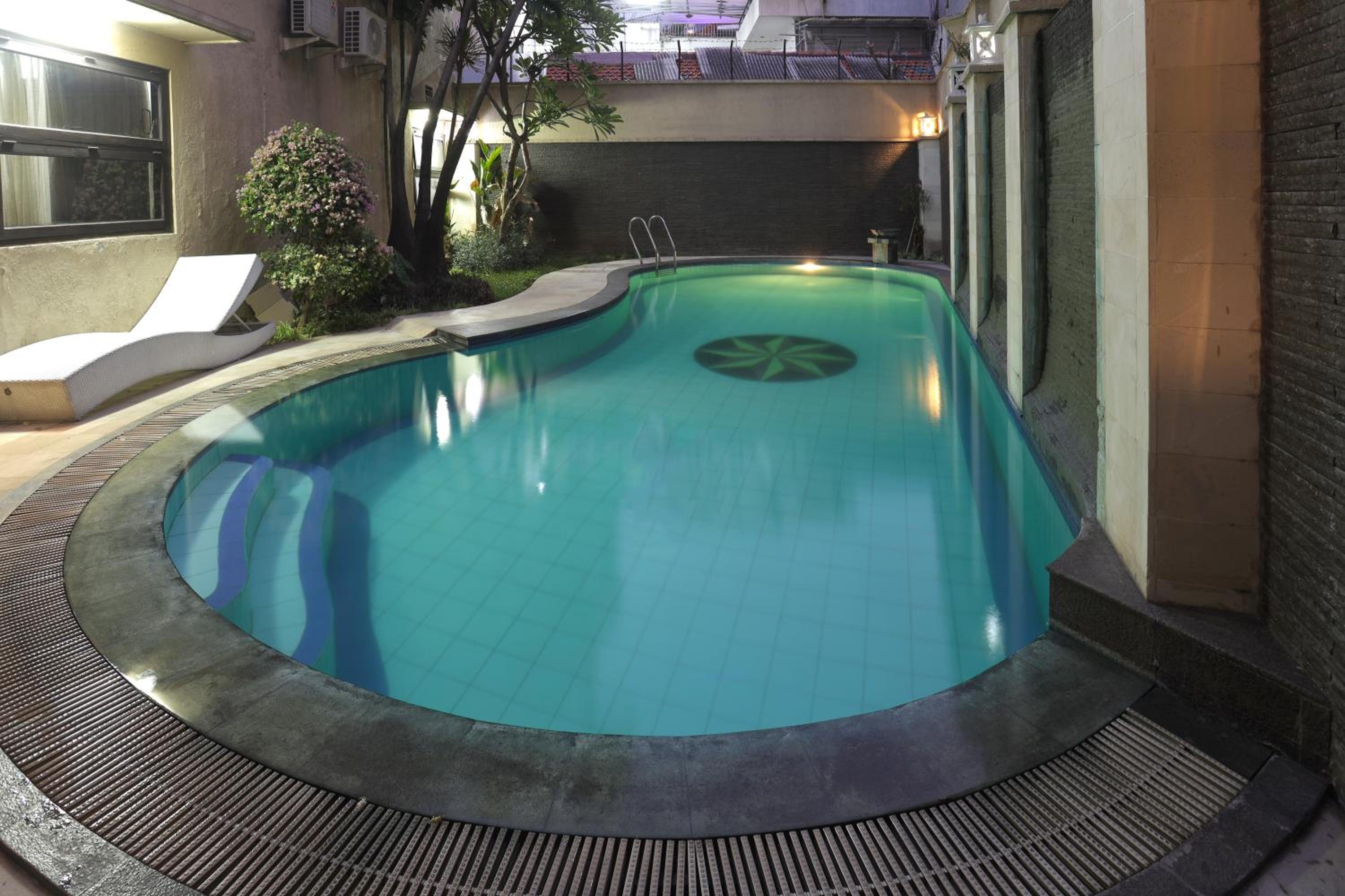 Jambuluwuk Heritage Menteng Suites