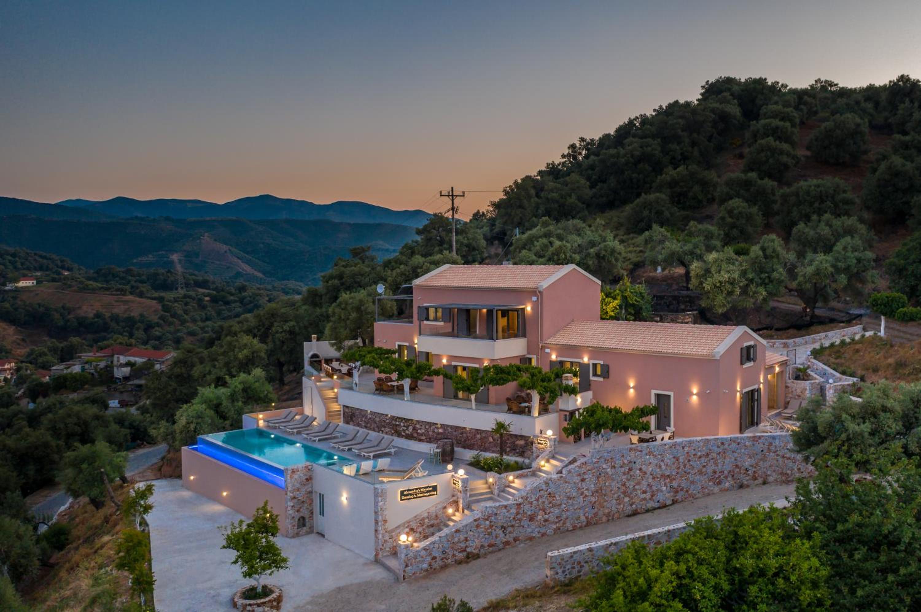 Hotel Alexandras's Mansion - Image 1