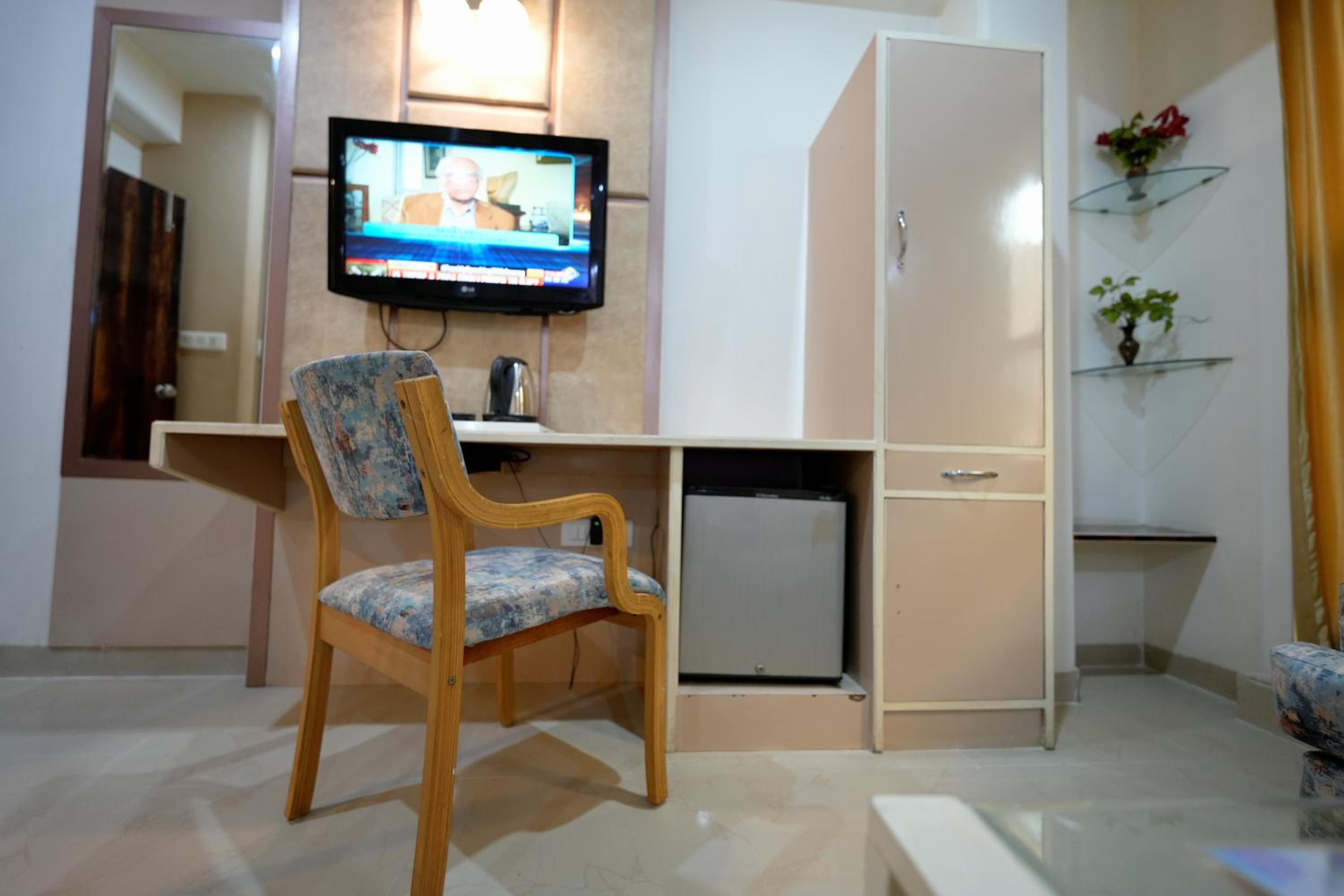 Hotel Opera Delhi Airport