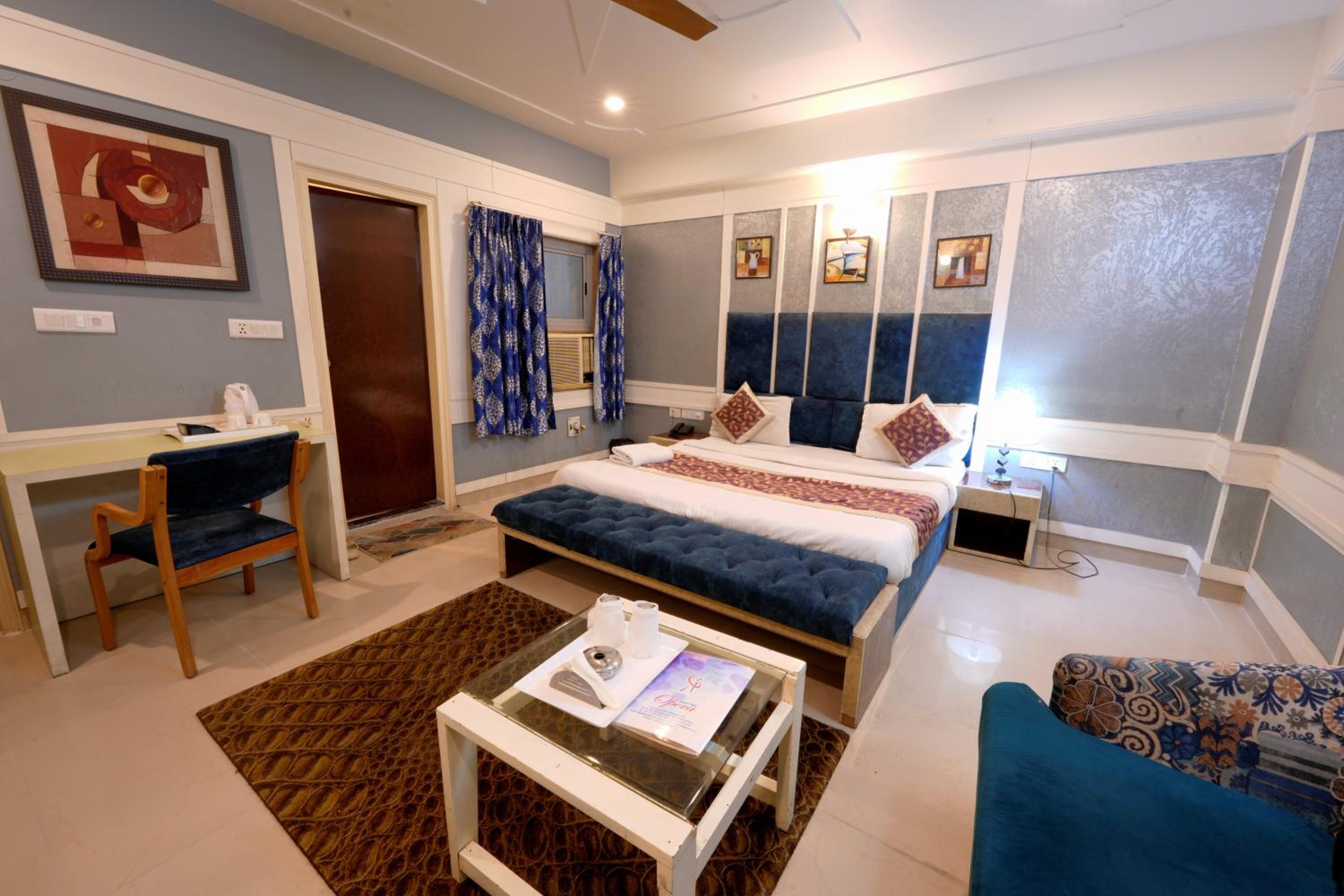Hotel Opera Delhi Airport