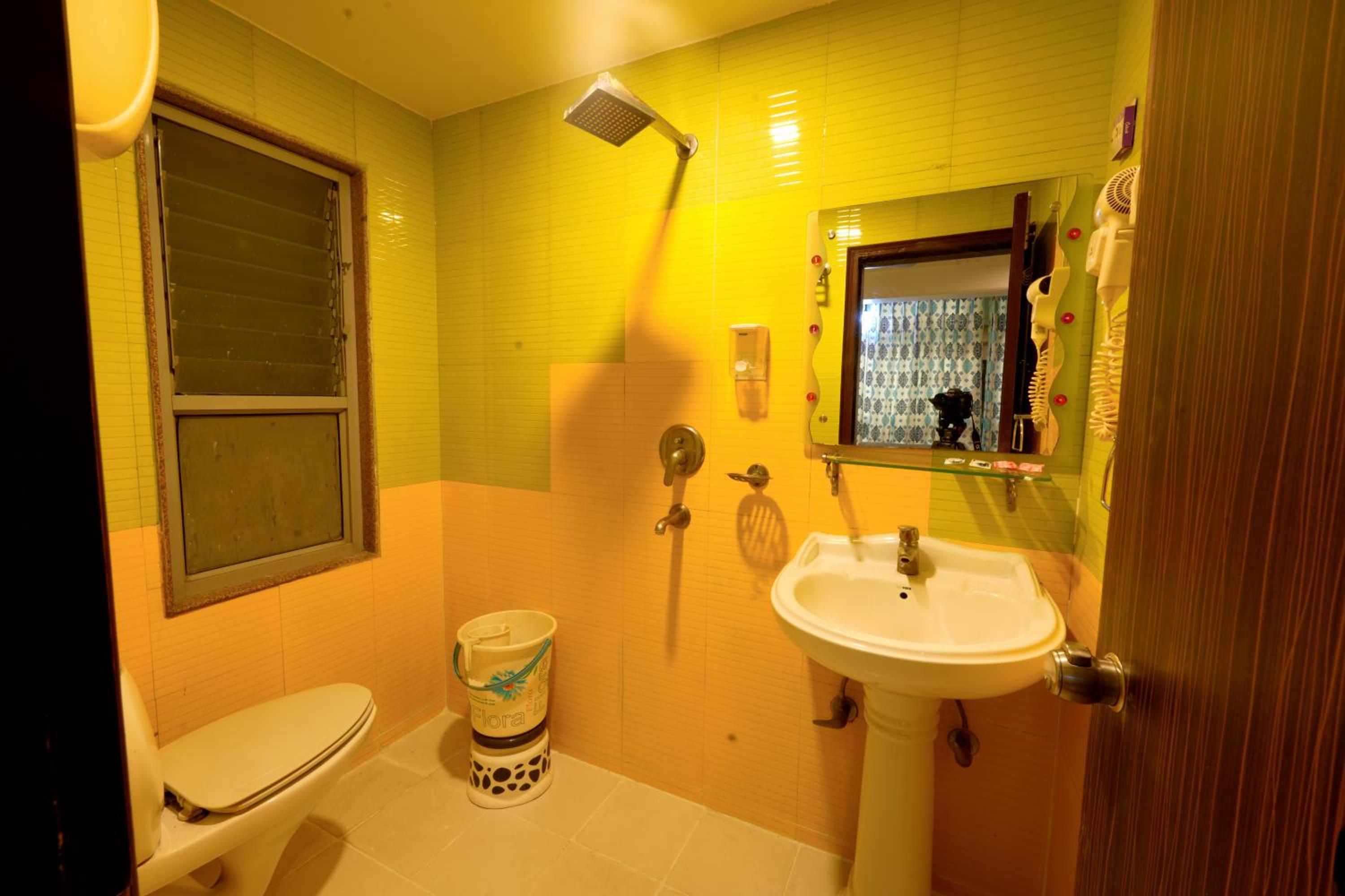 Hotel Opera Delhi Airport