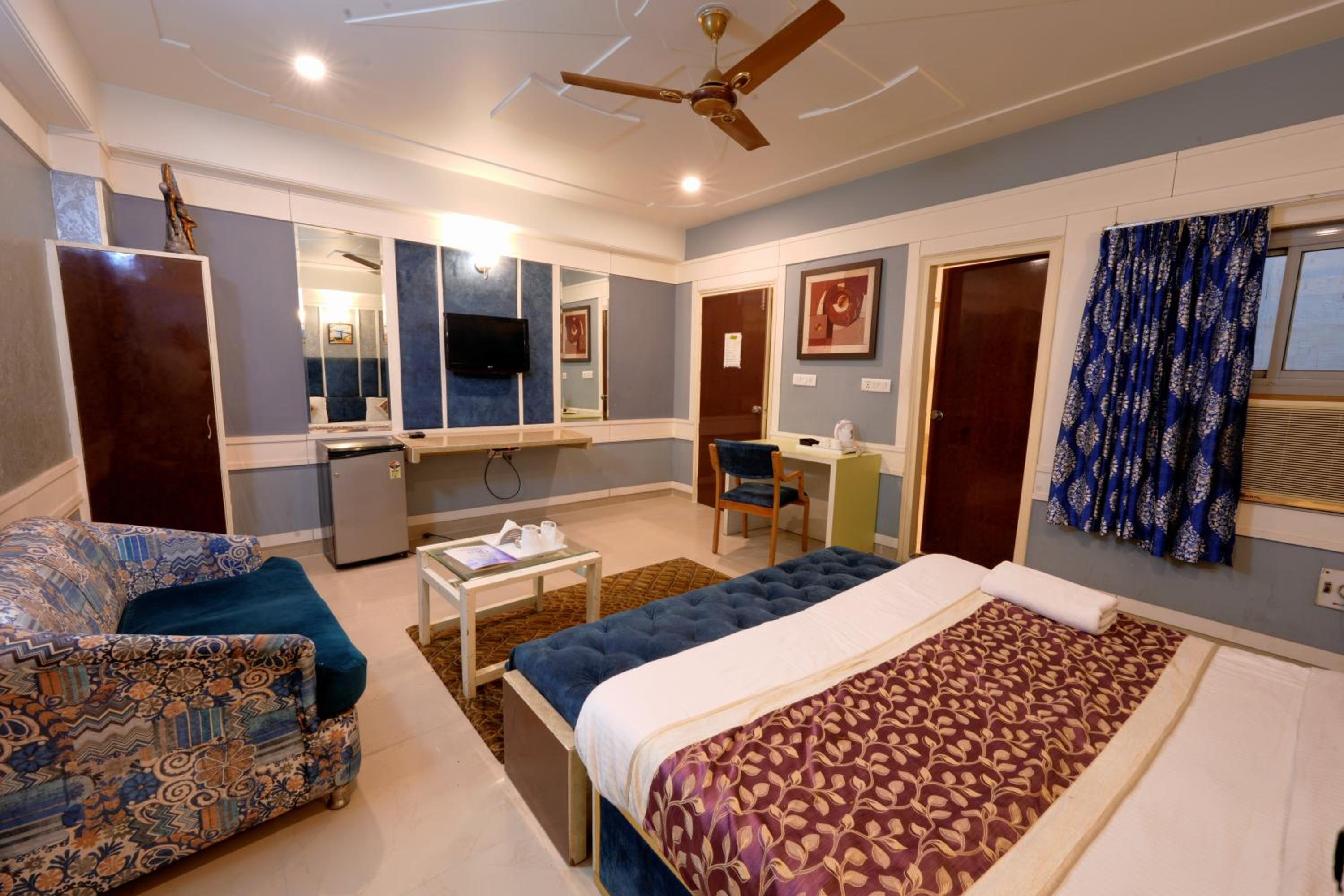 Hotel Opera Delhi Airport
