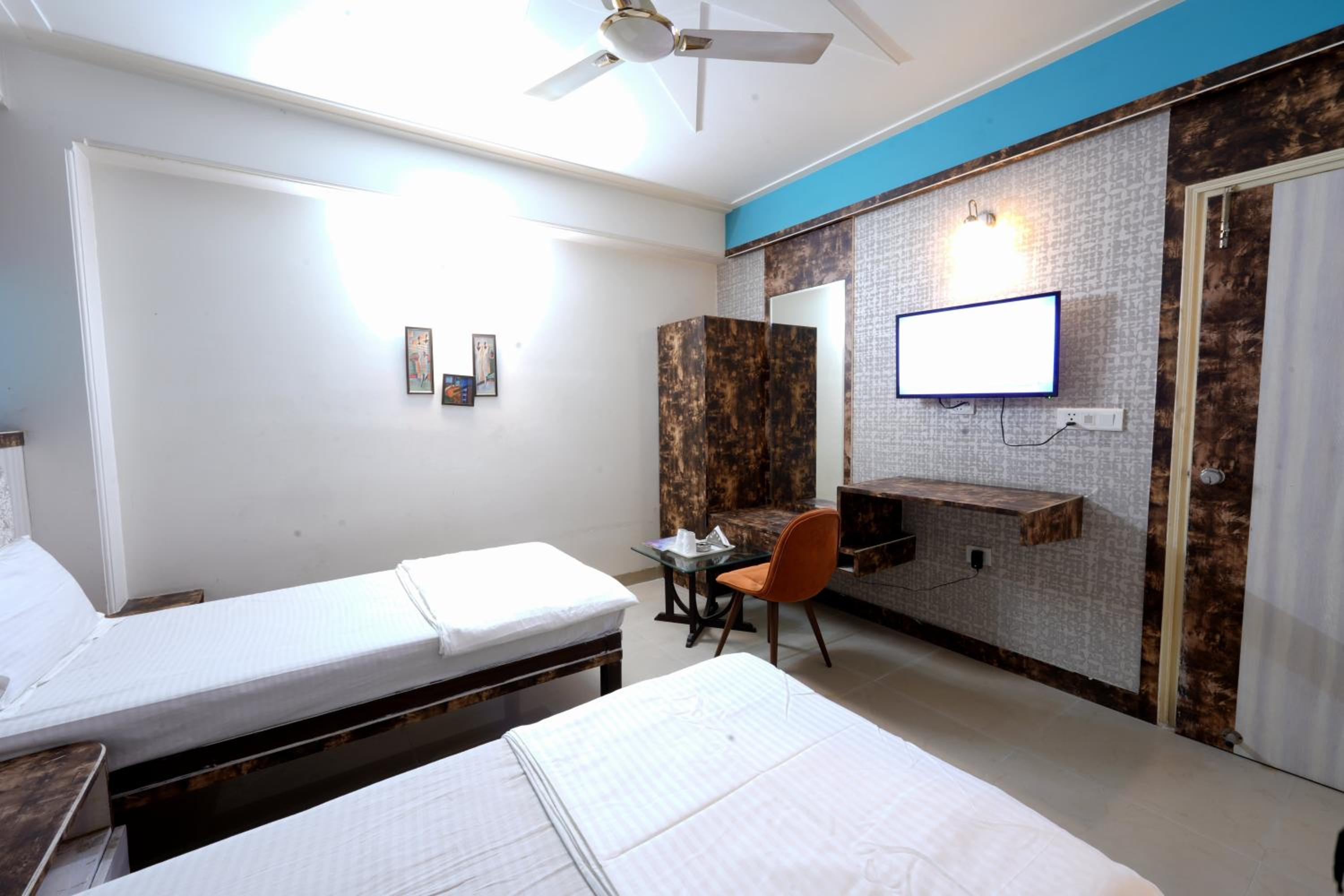 Hotel Opera Delhi Airport