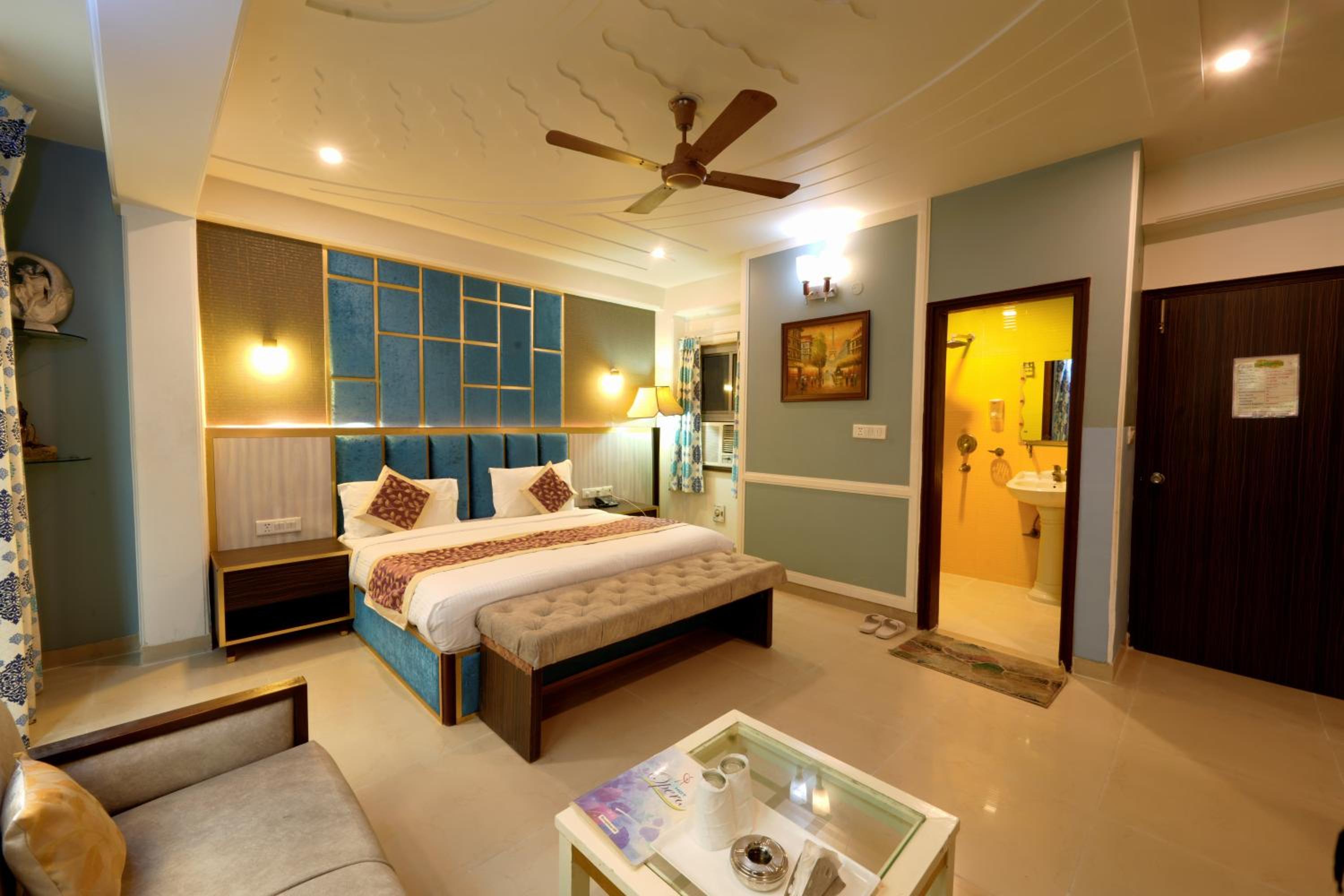 Hotel Opera Delhi Airport