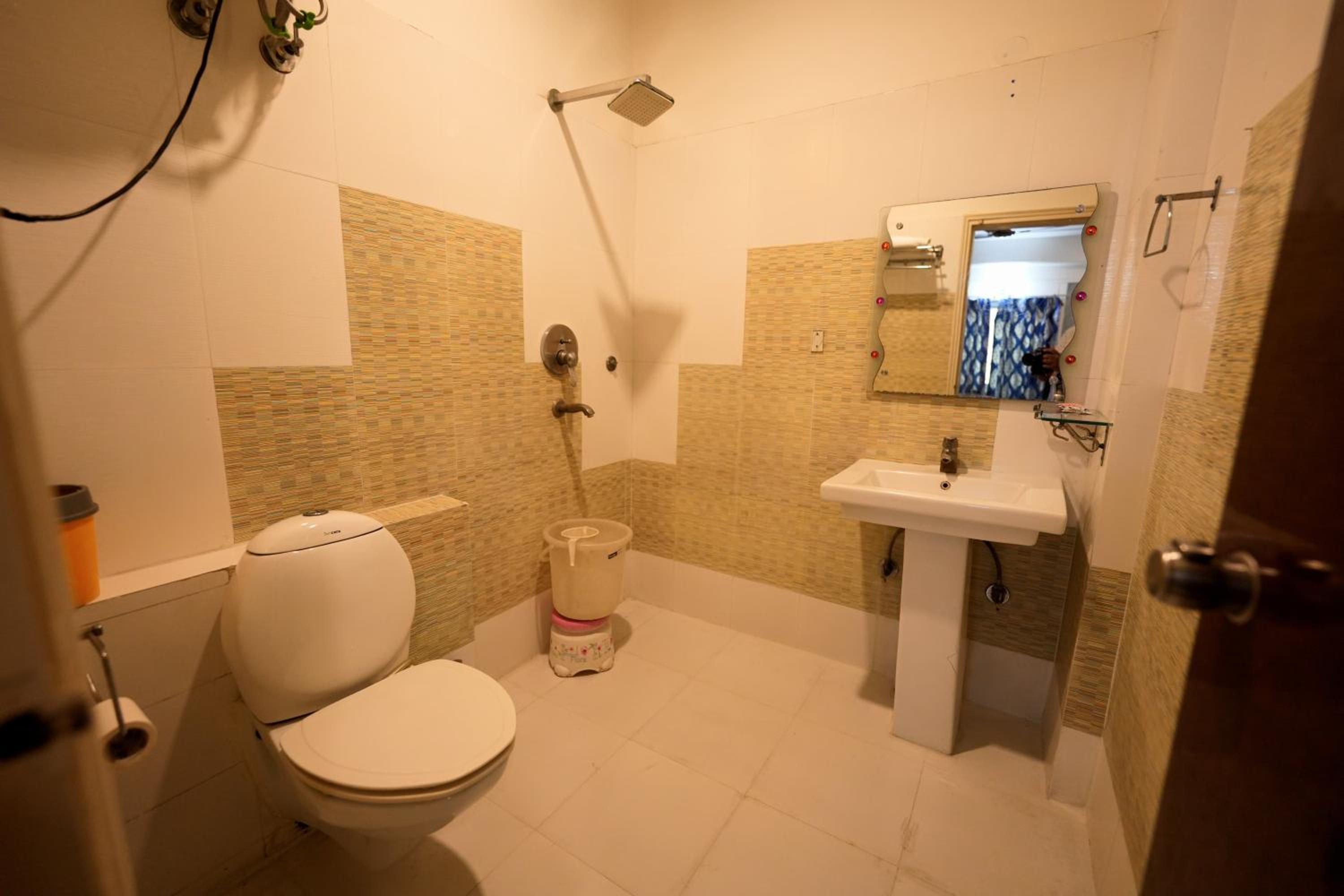 Hotel Opera Delhi Airport