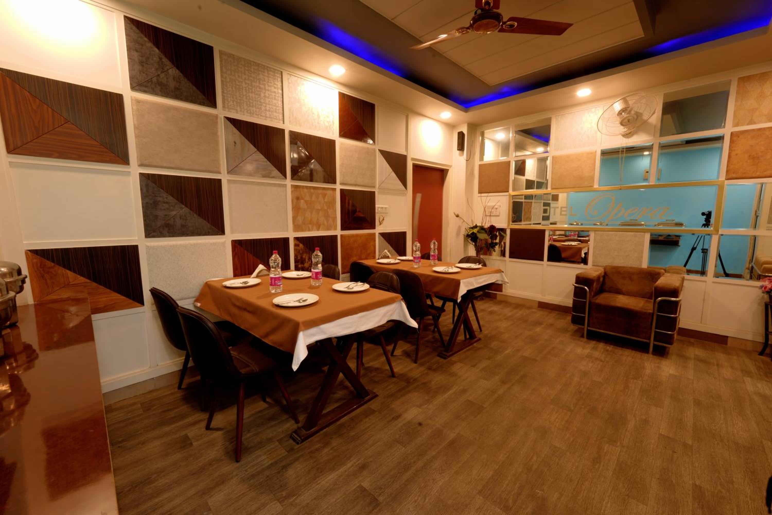 Hotel Opera Delhi Airport